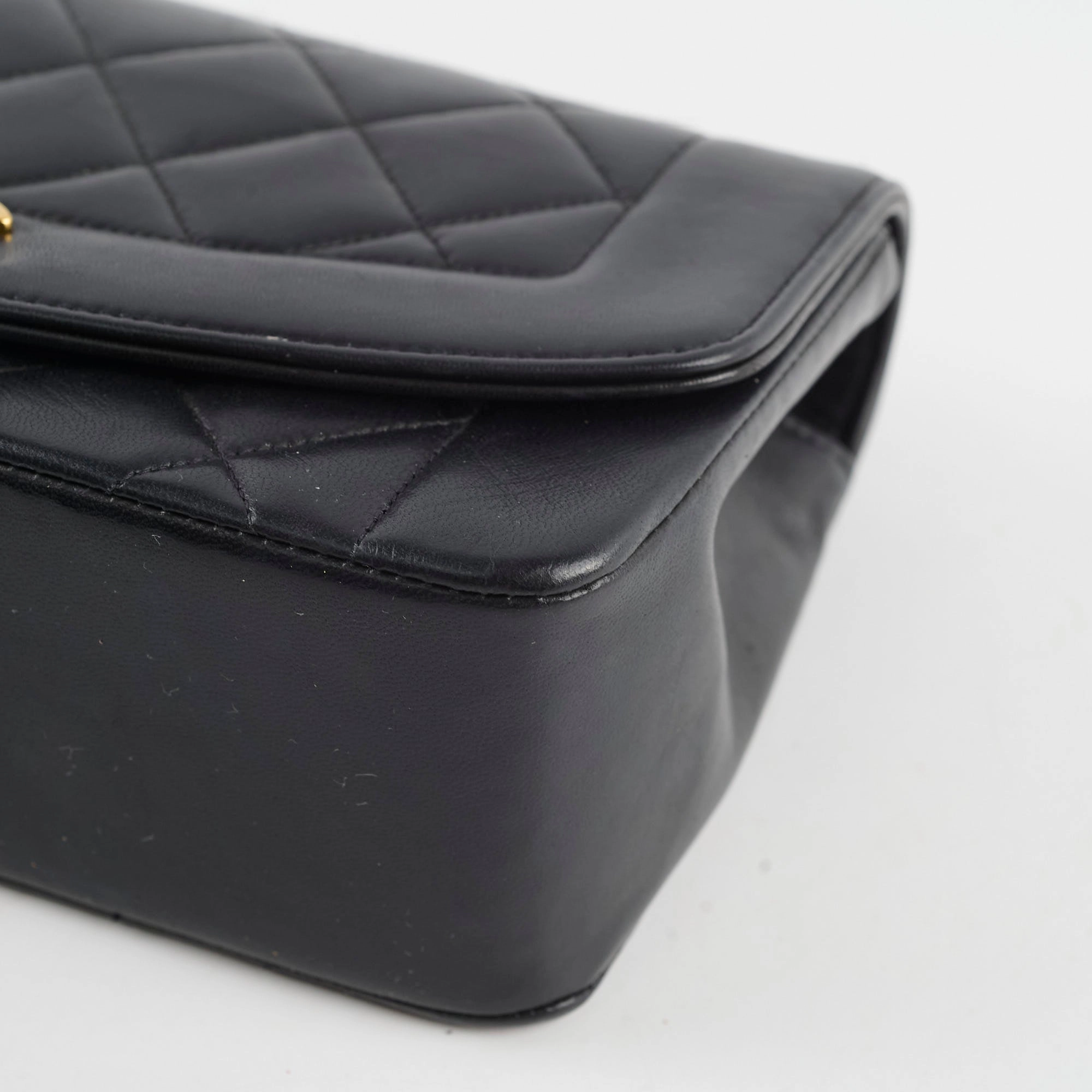 Chanel Small Vintage Diana Lambskin Black (4 Series)