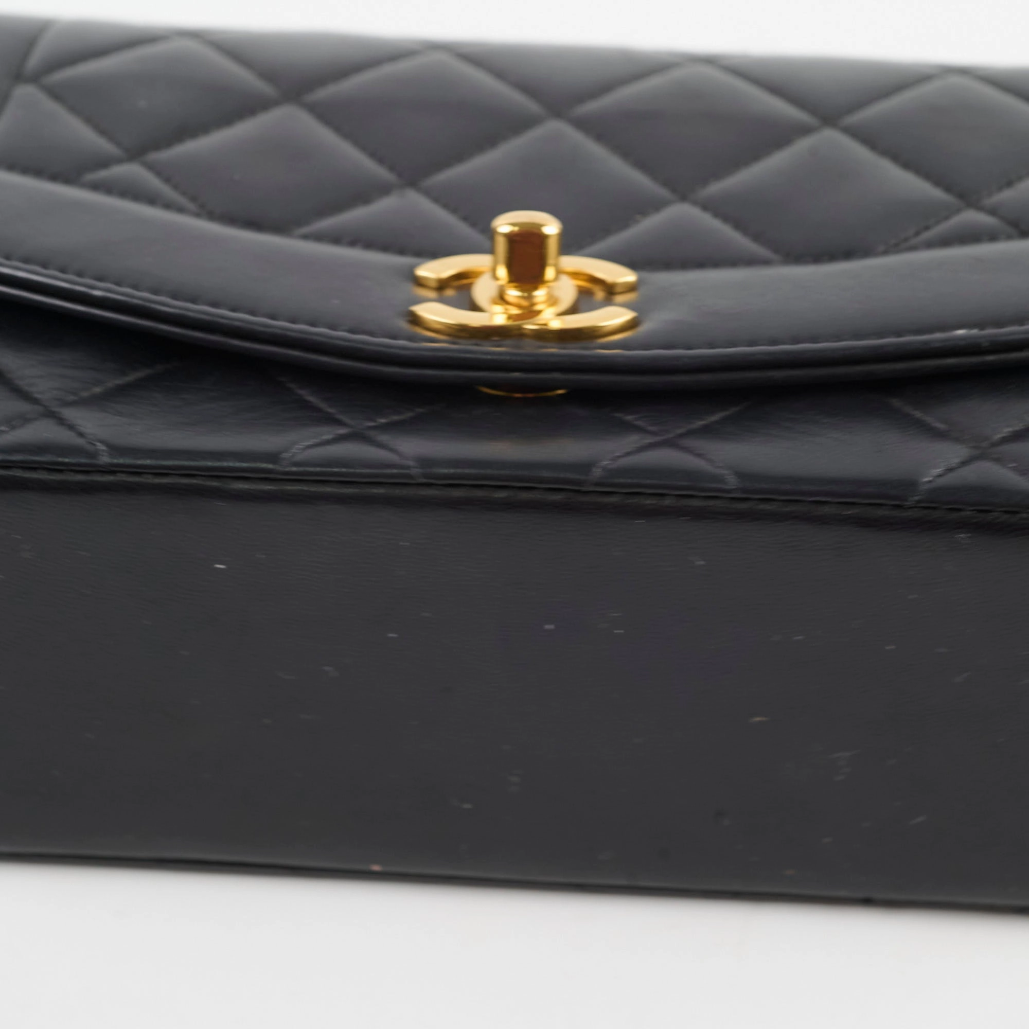 Chanel Small Vintage Diana Lambskin Black (4 Series)