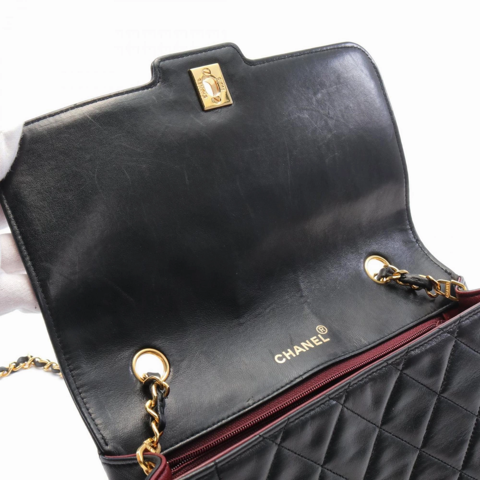 Chanel Timeless Leather Shoulder Bag (Pre-Owned)