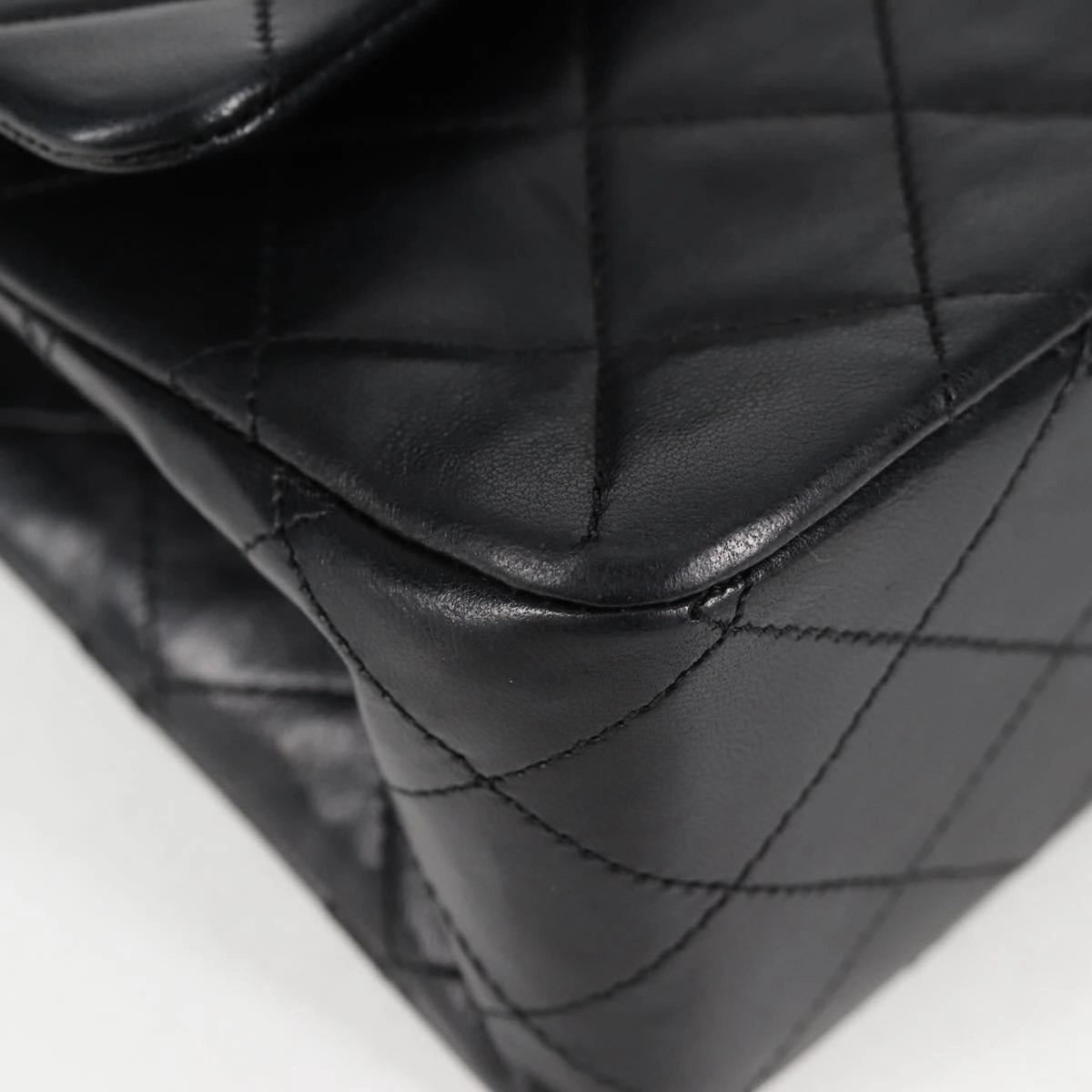 Chanel Timeless Leather Shoulder Bag (Pre-Owned)