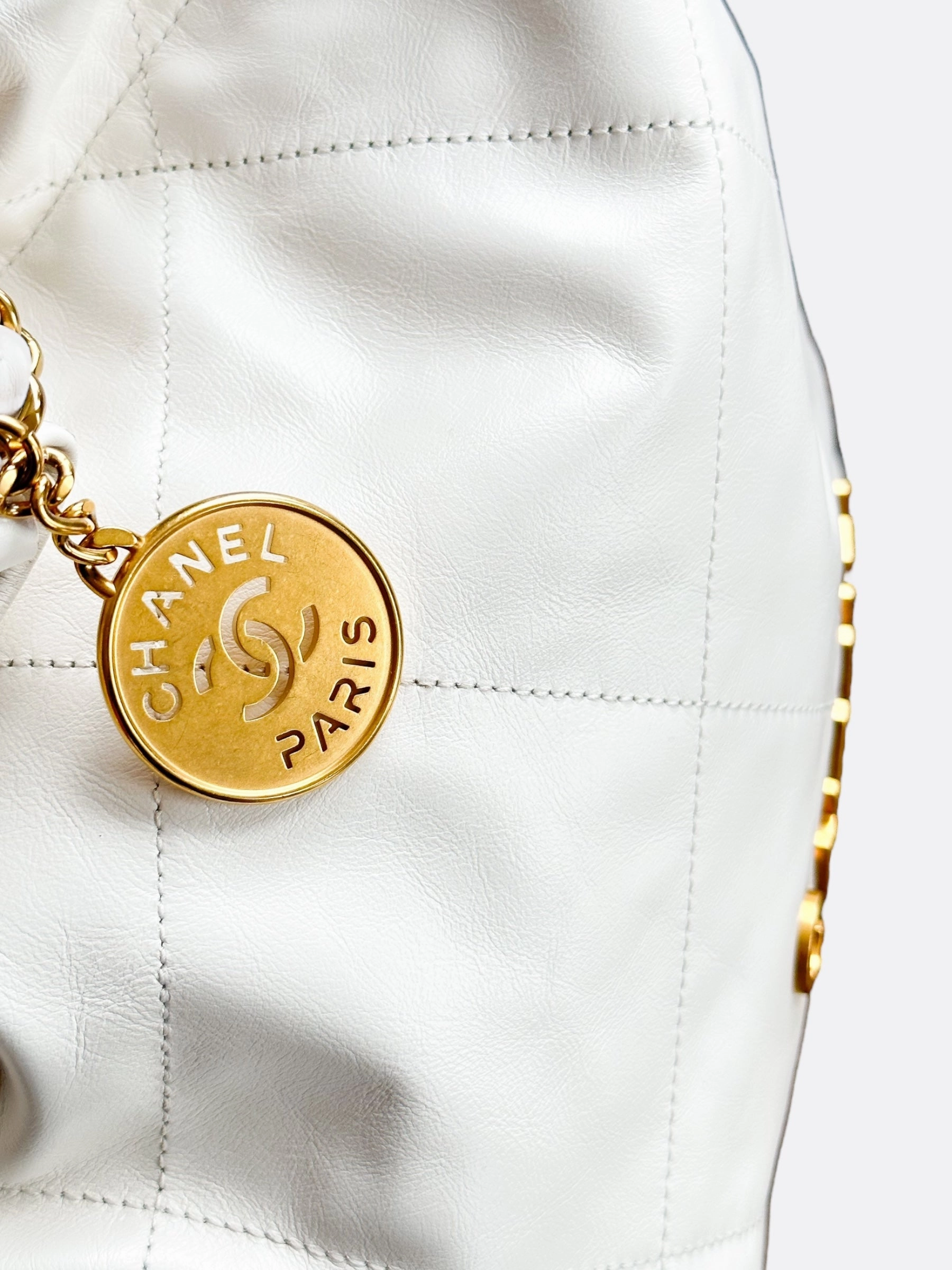 Chanel White & Gold Quilted Calfskin 22 Bag