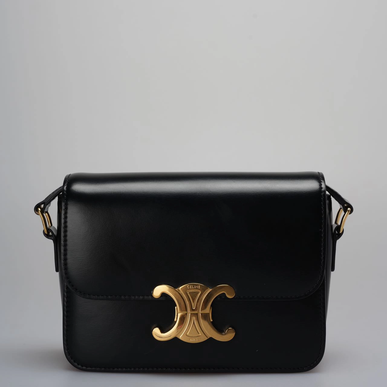Cline Pre-Owned 2021 Small  Calfskin Triomphe crossbody bag