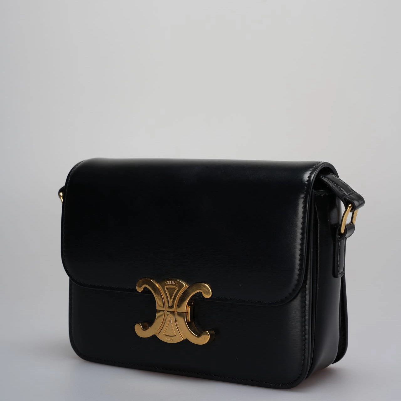 Cline Pre-Owned 2021 Small  Calfskin Triomphe crossbody bag