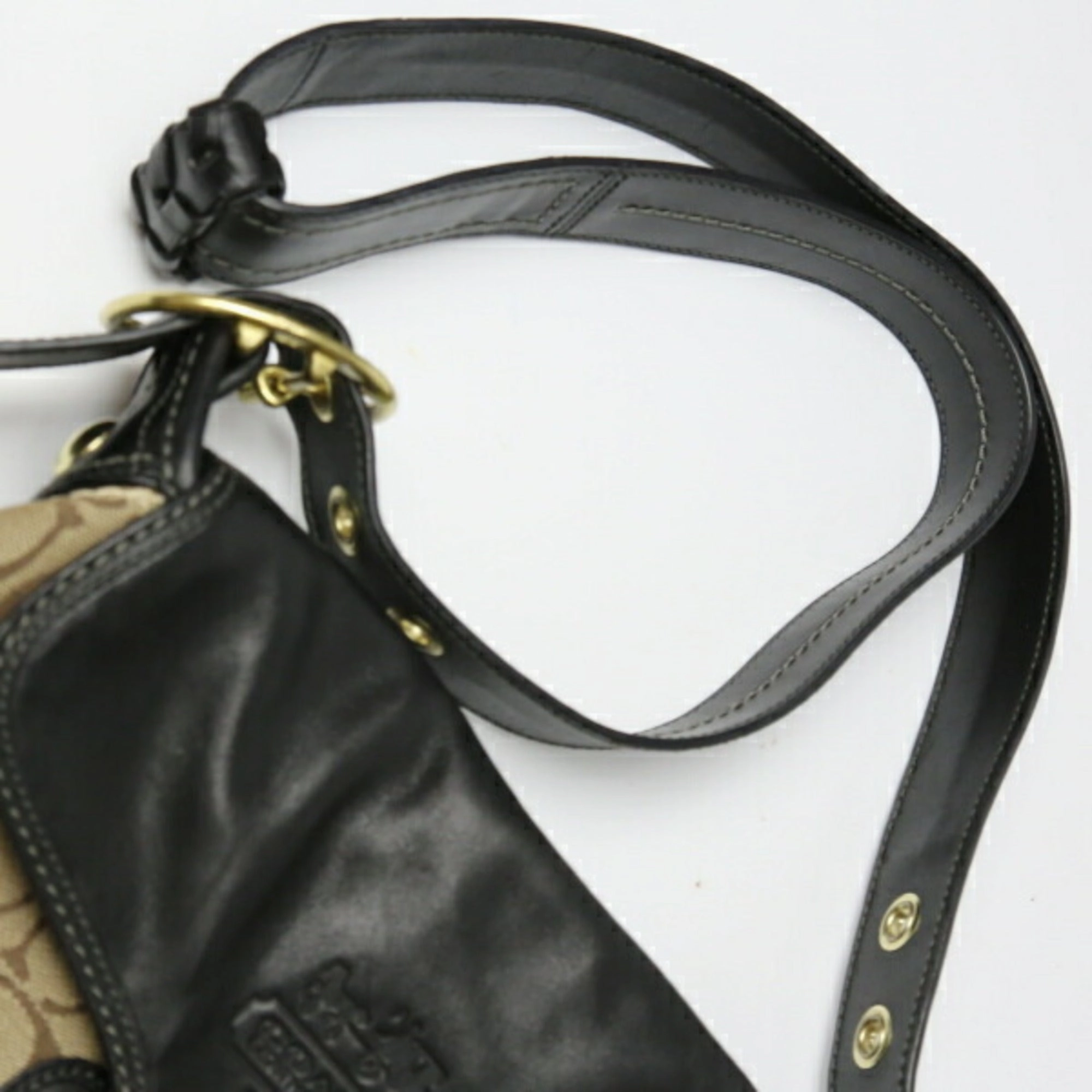 Coach   Leather Shoulder Bag (Pre-Owned)