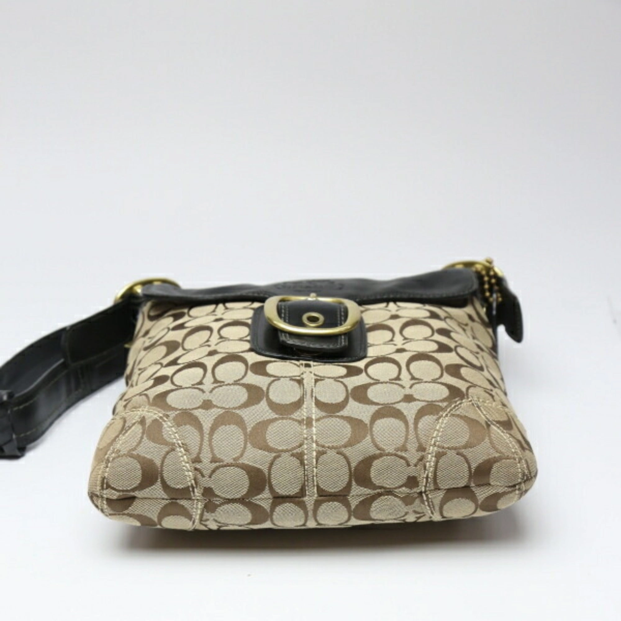 Coach   Leather Shoulder Bag (Pre-Owned)