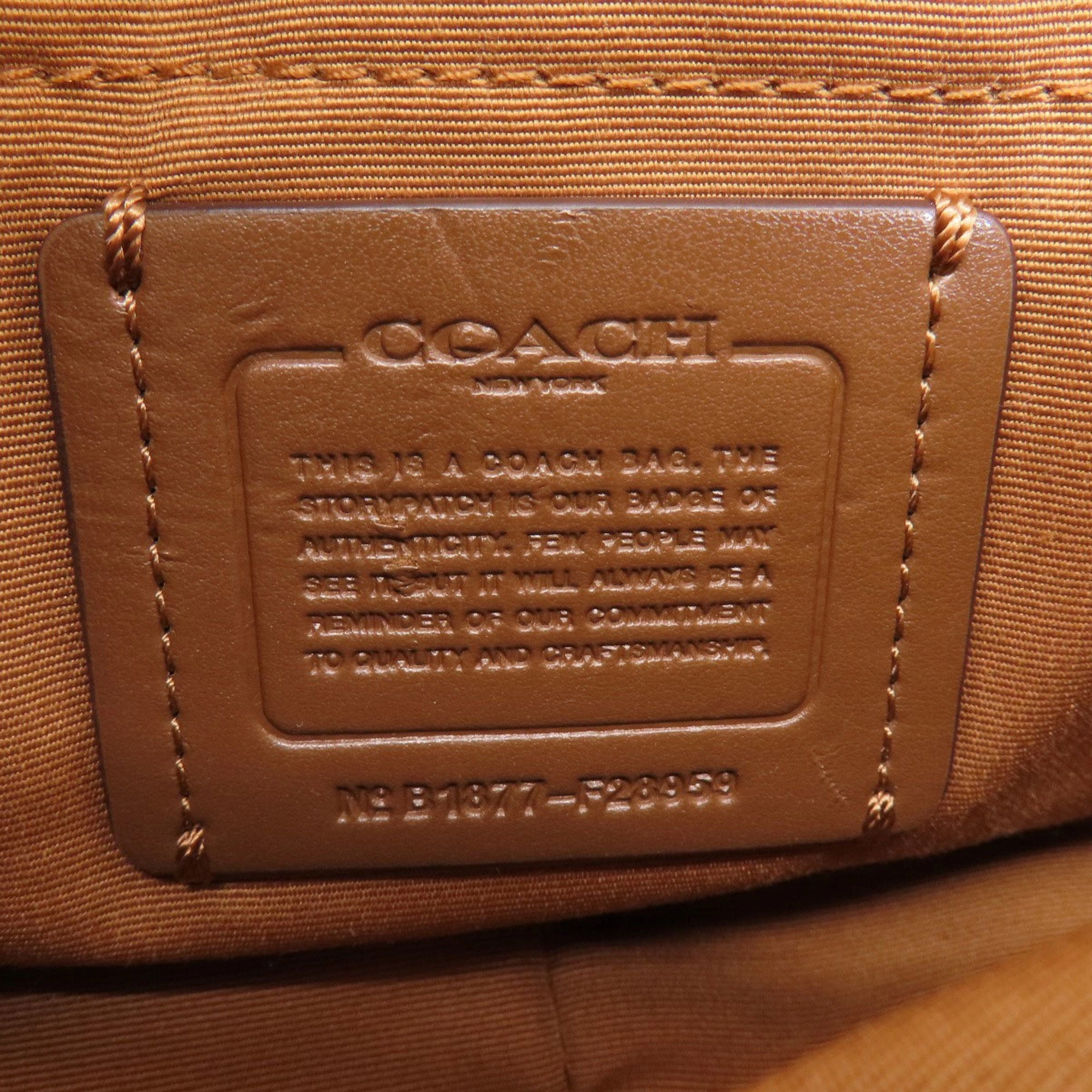 Coach  Canvas Shoulder Bag (Pre-Owned)