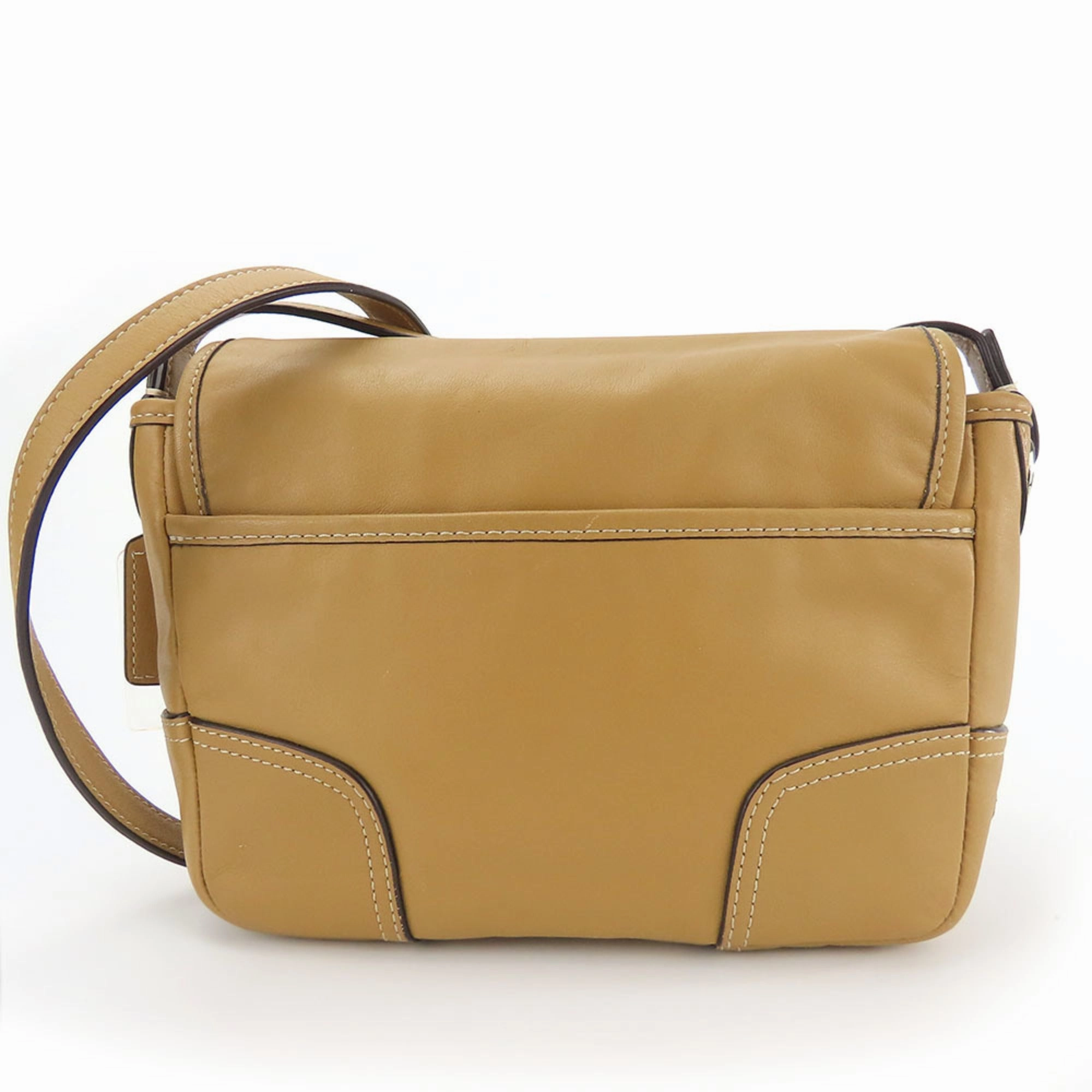 Coach  Leather Pochette Shoulder Bag (Pre-Owned)