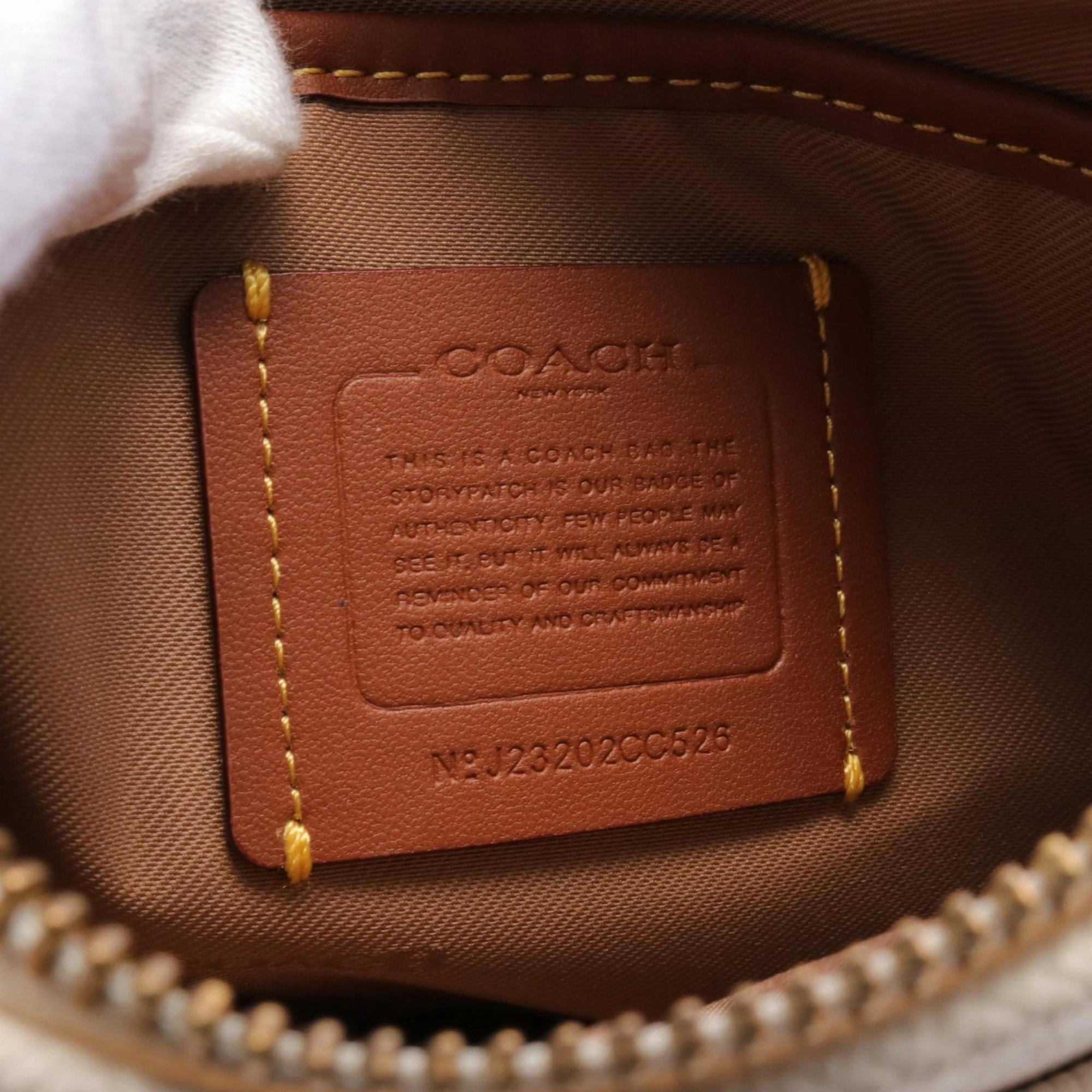 Coach  Leather Shoulder Bag (Pre-Owned)