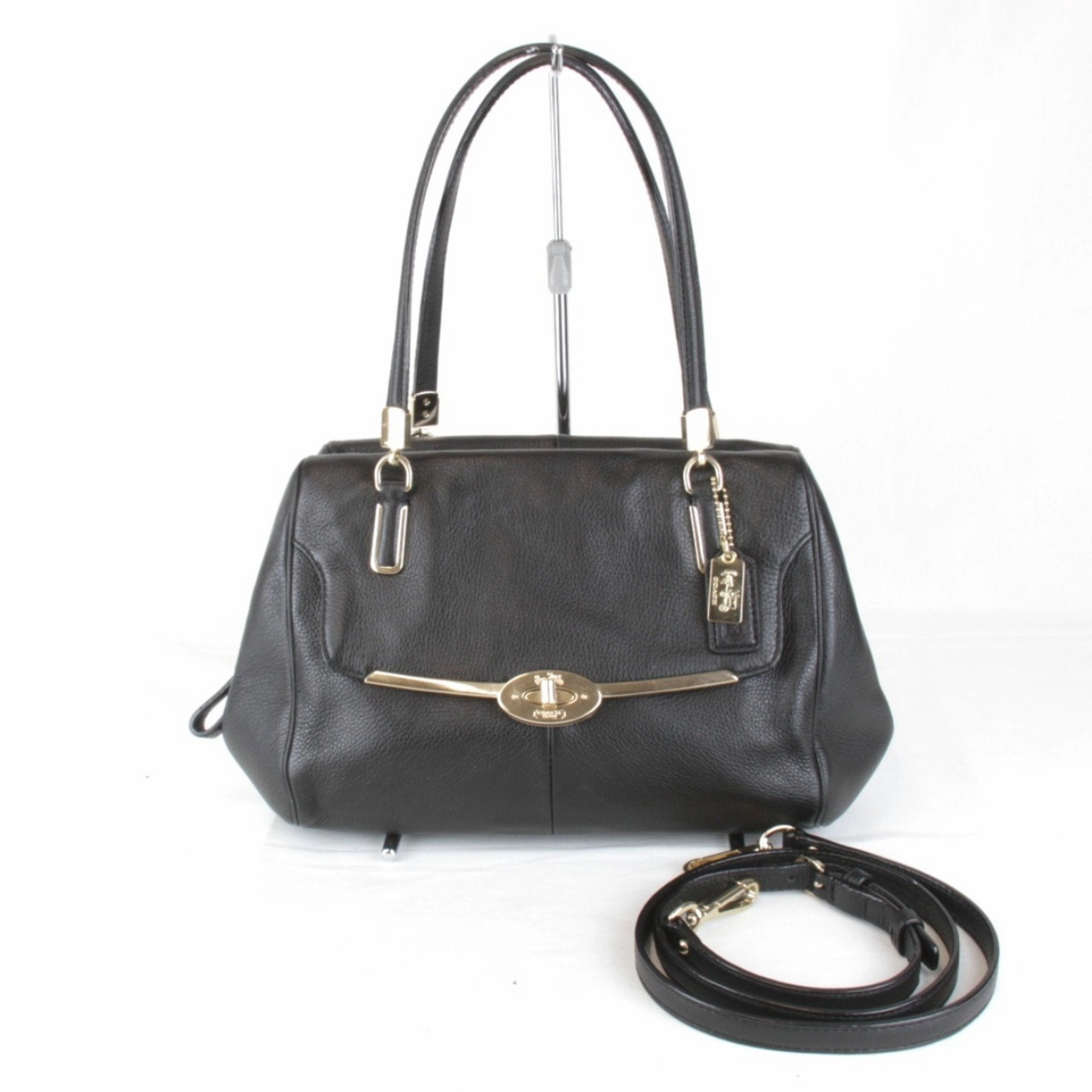 Coach Leather Shoulder Bag (Pre-Owned)