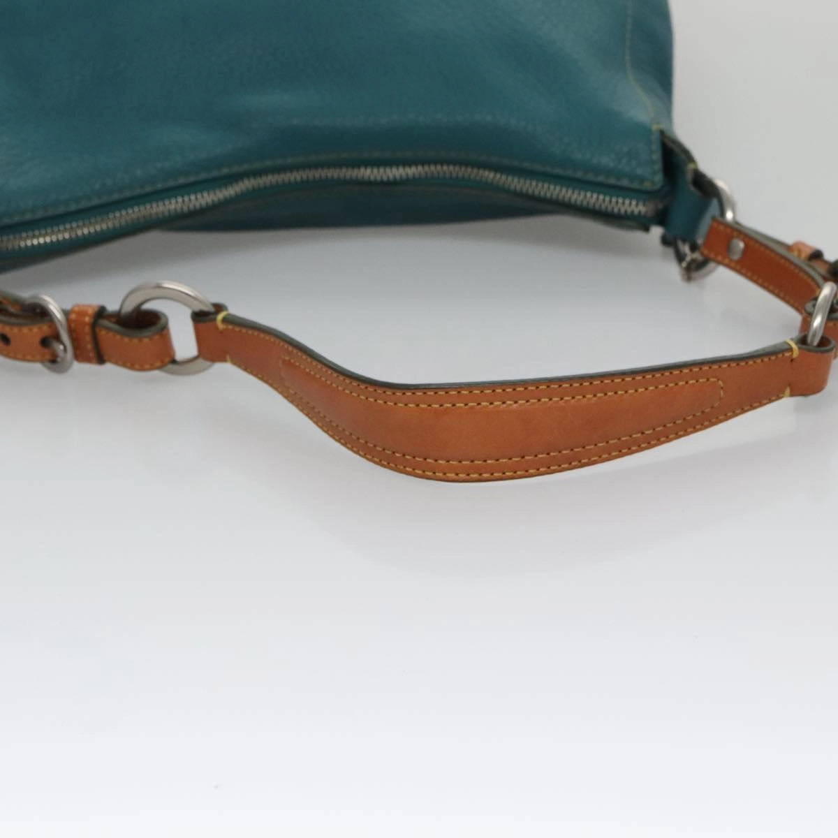 Coach  Leather Shoulder Bag (Pre-Owned)