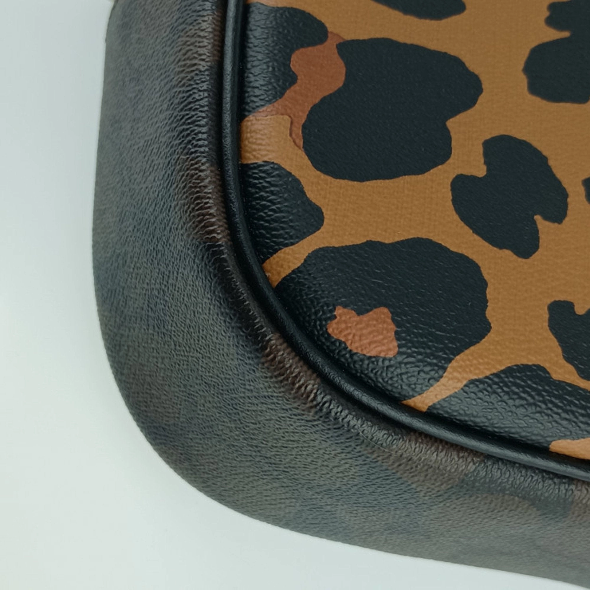 Coach Pvc Leather Shoulder Bag (Pre-Owned)