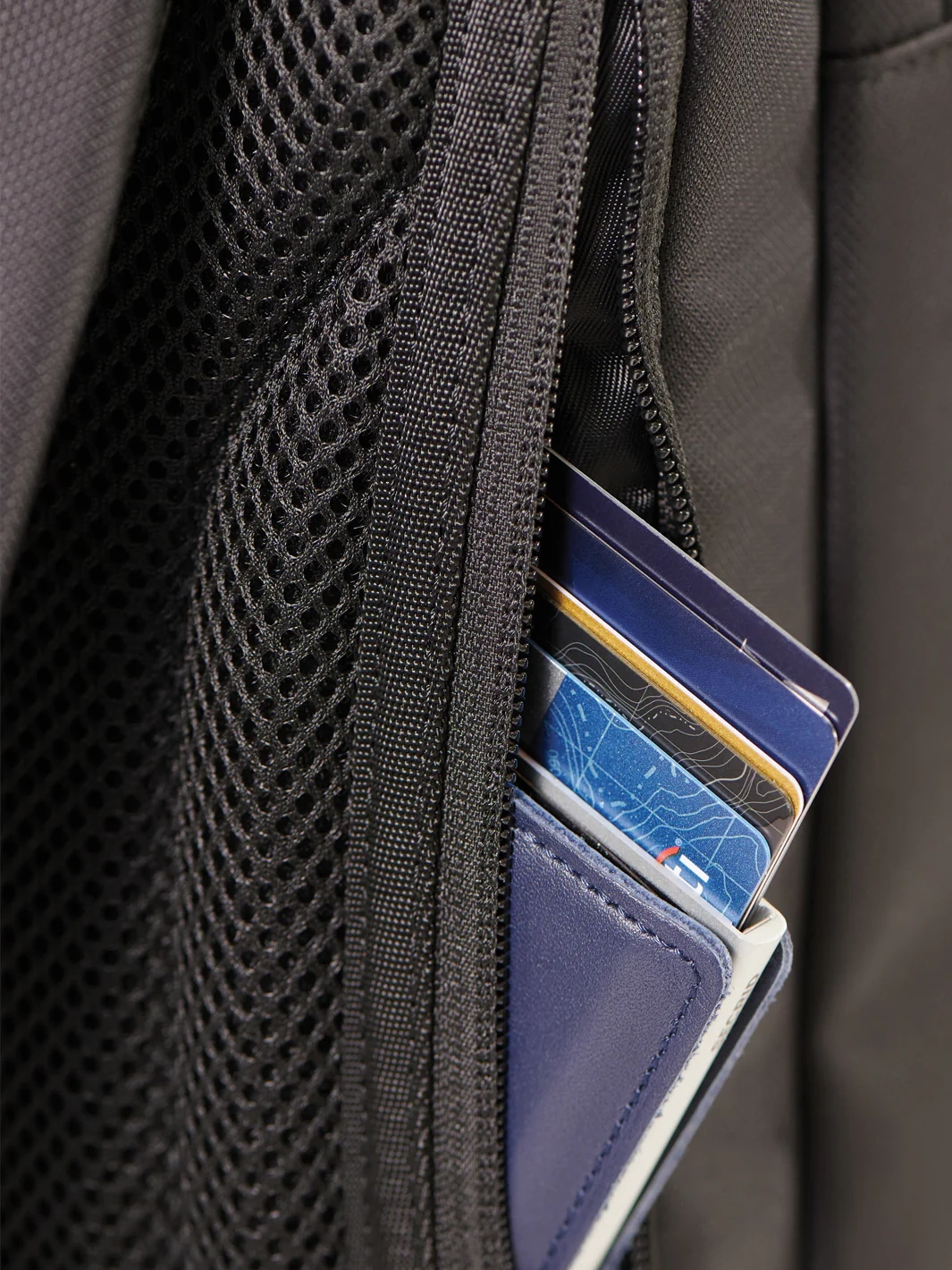 EZRI Elite Backpack