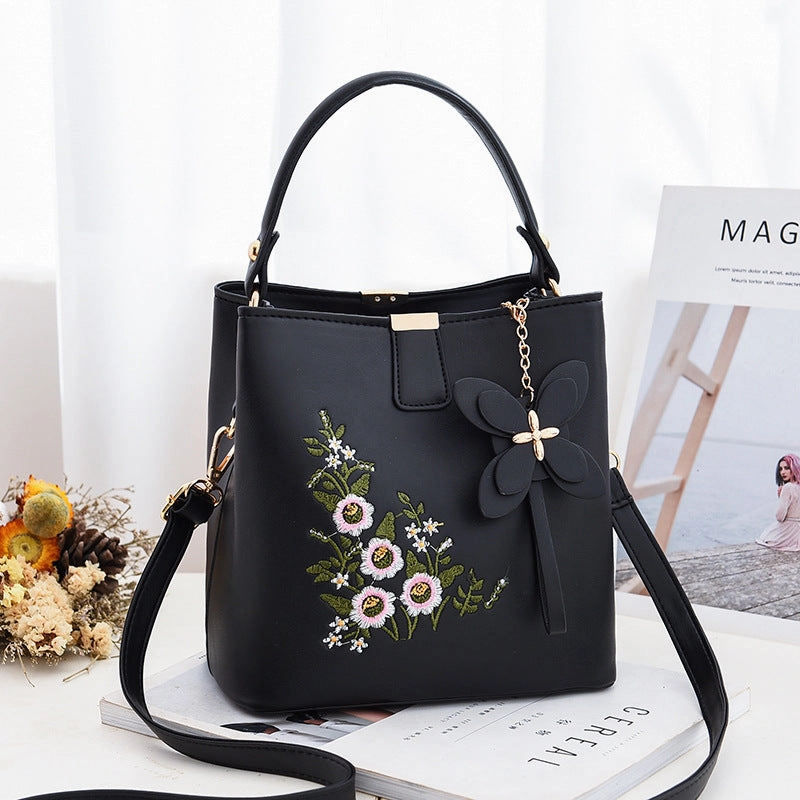 Fashion Casual Embroidered One-shoulder Diagonal Bag