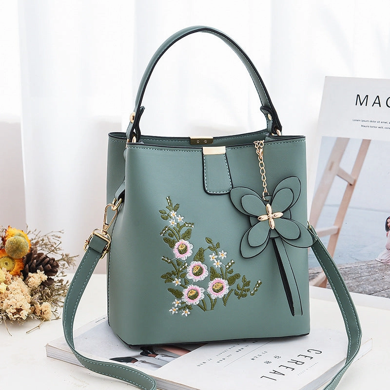 Fashion Casual Embroidered One-shoulder Diagonal Bag