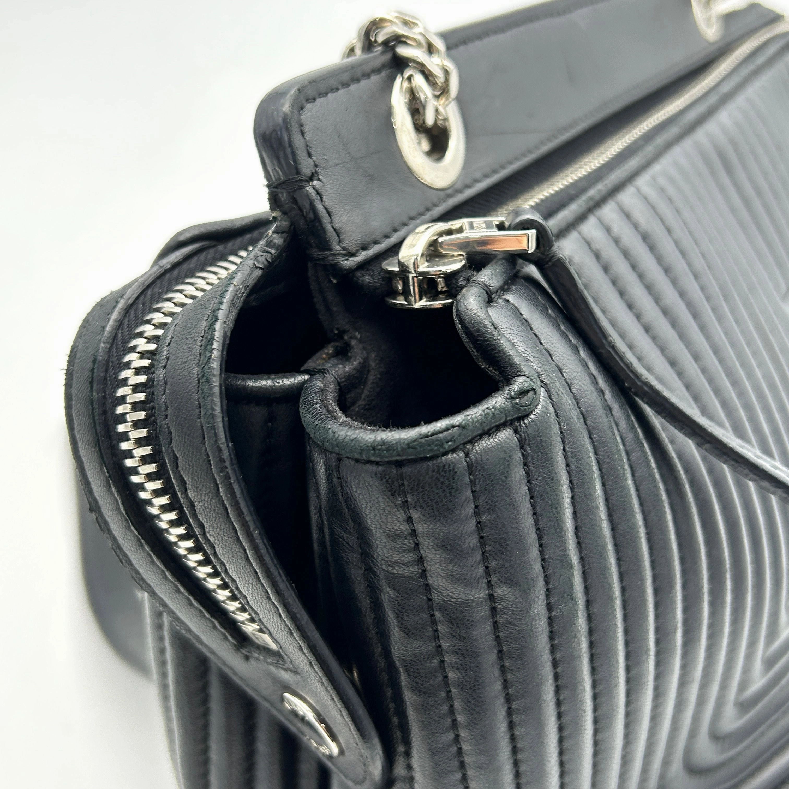 Fendi Black Quilted Lambskin Leather Dotcom Click Medium Shoulder Bag LA16329