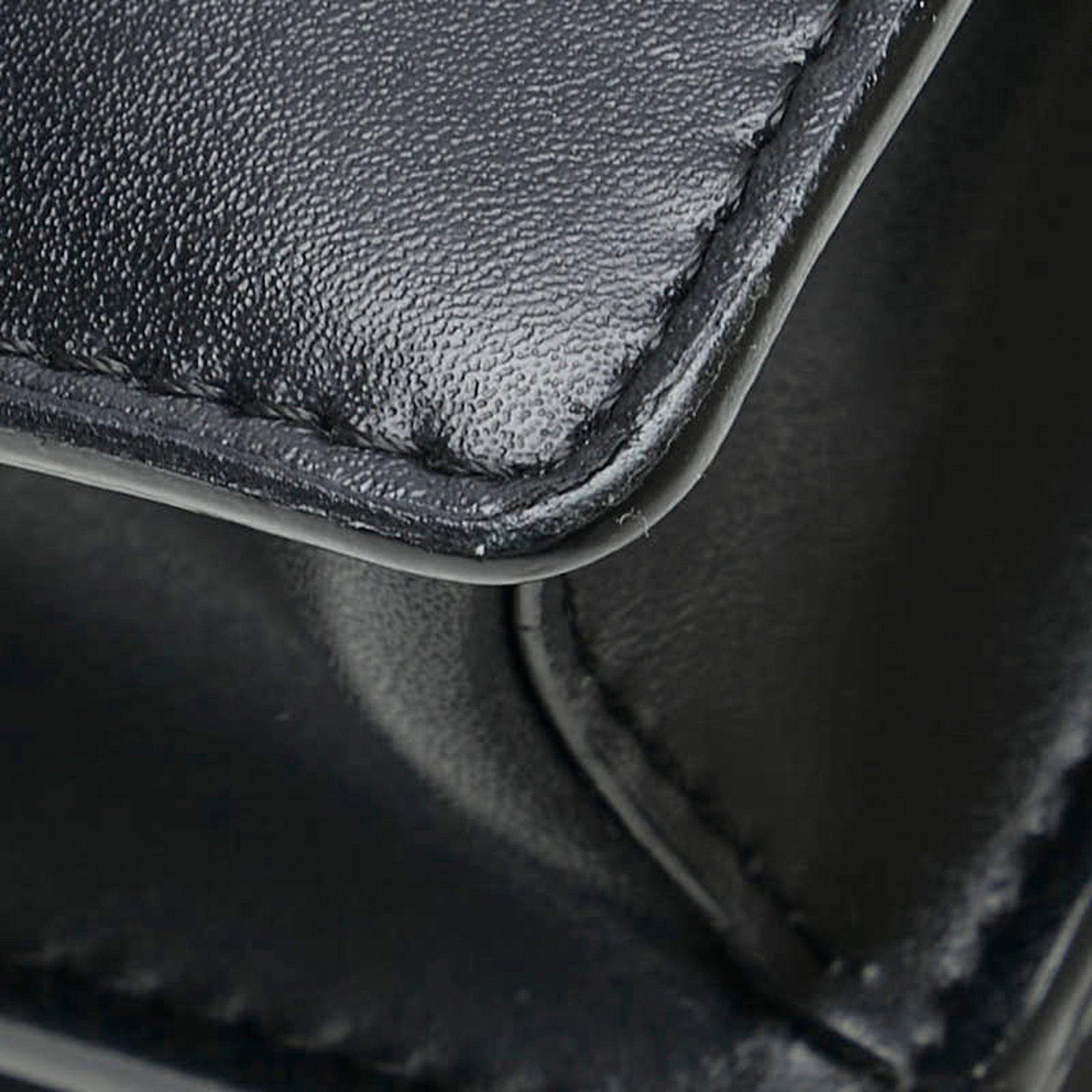 Fendi Leather Shoulder Bag (Pre-Owned)