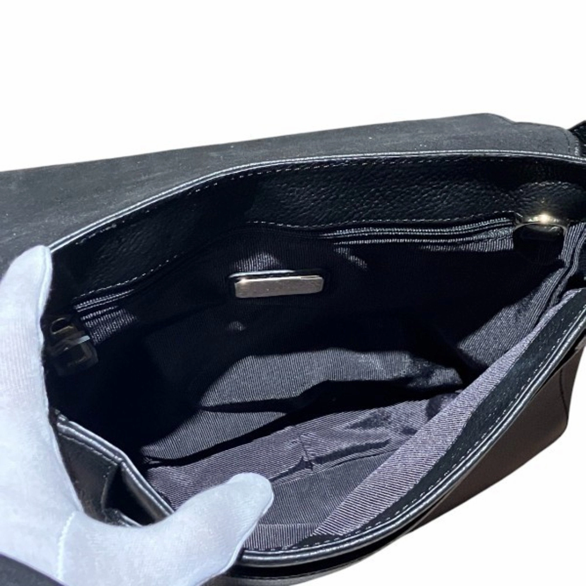 Furla Leather Shoulder Bag (Pre-Owned)