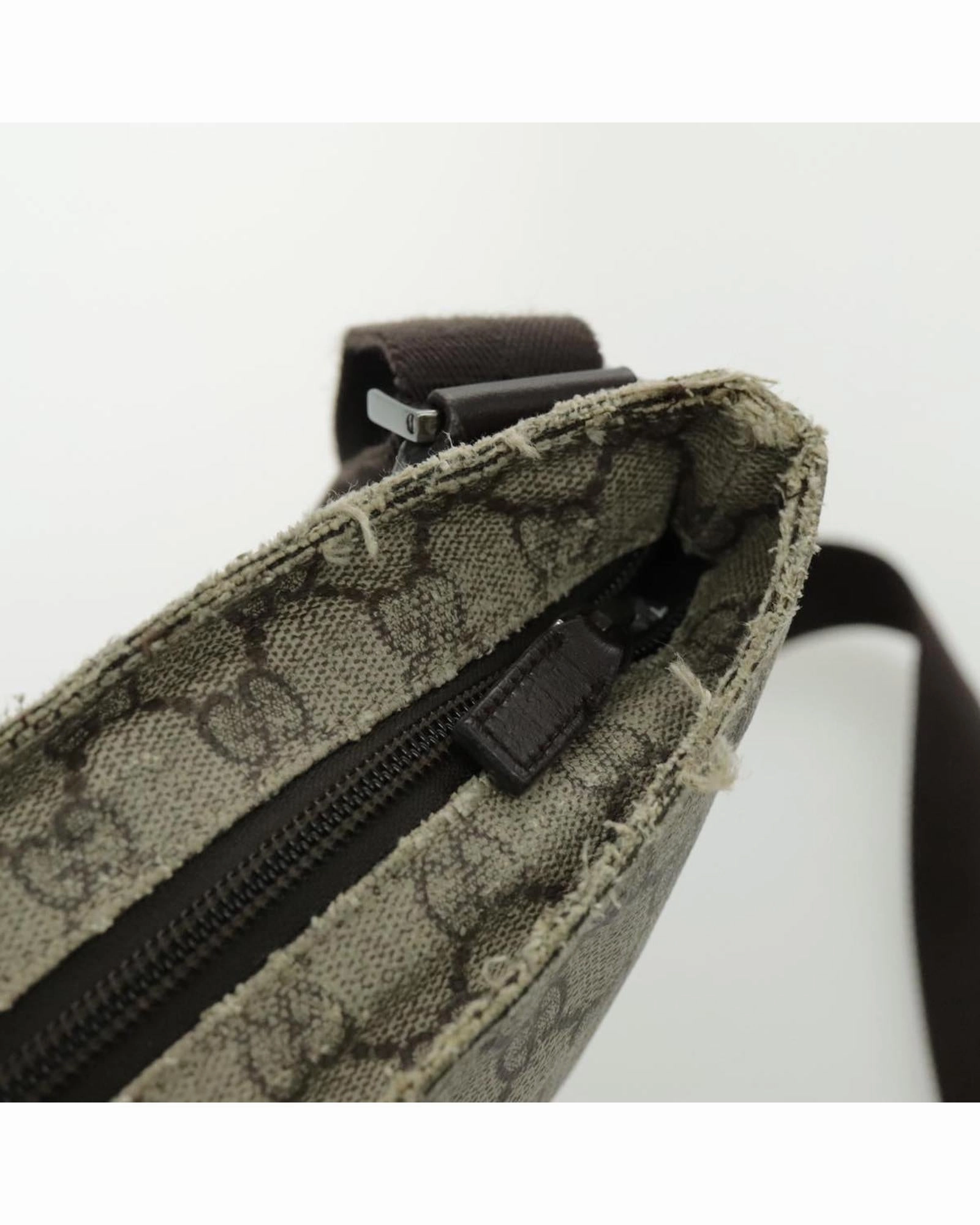 GG Supreme Canvas Crossbody Bag