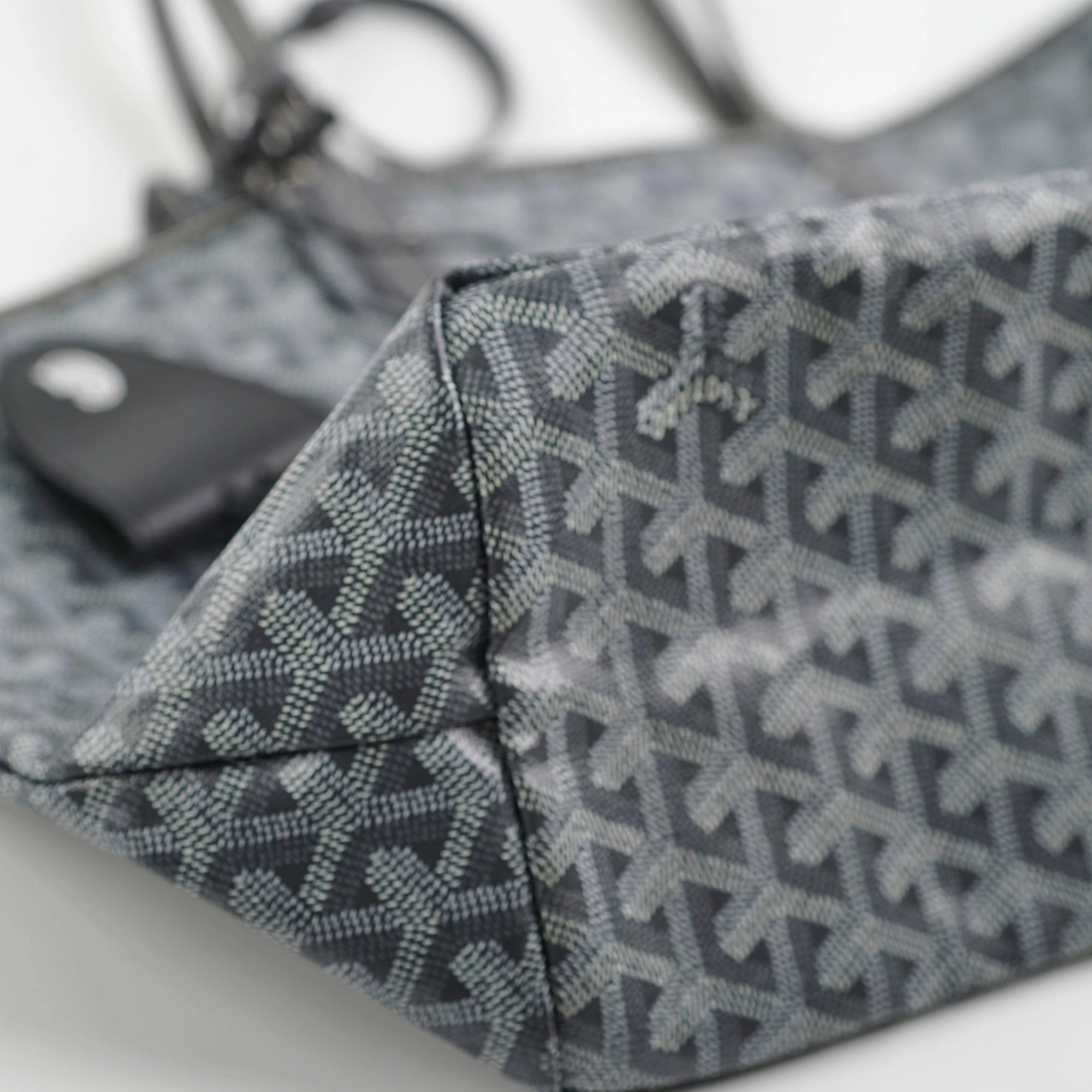 Goyard Saint Louis PM Grey Tote   hat clip