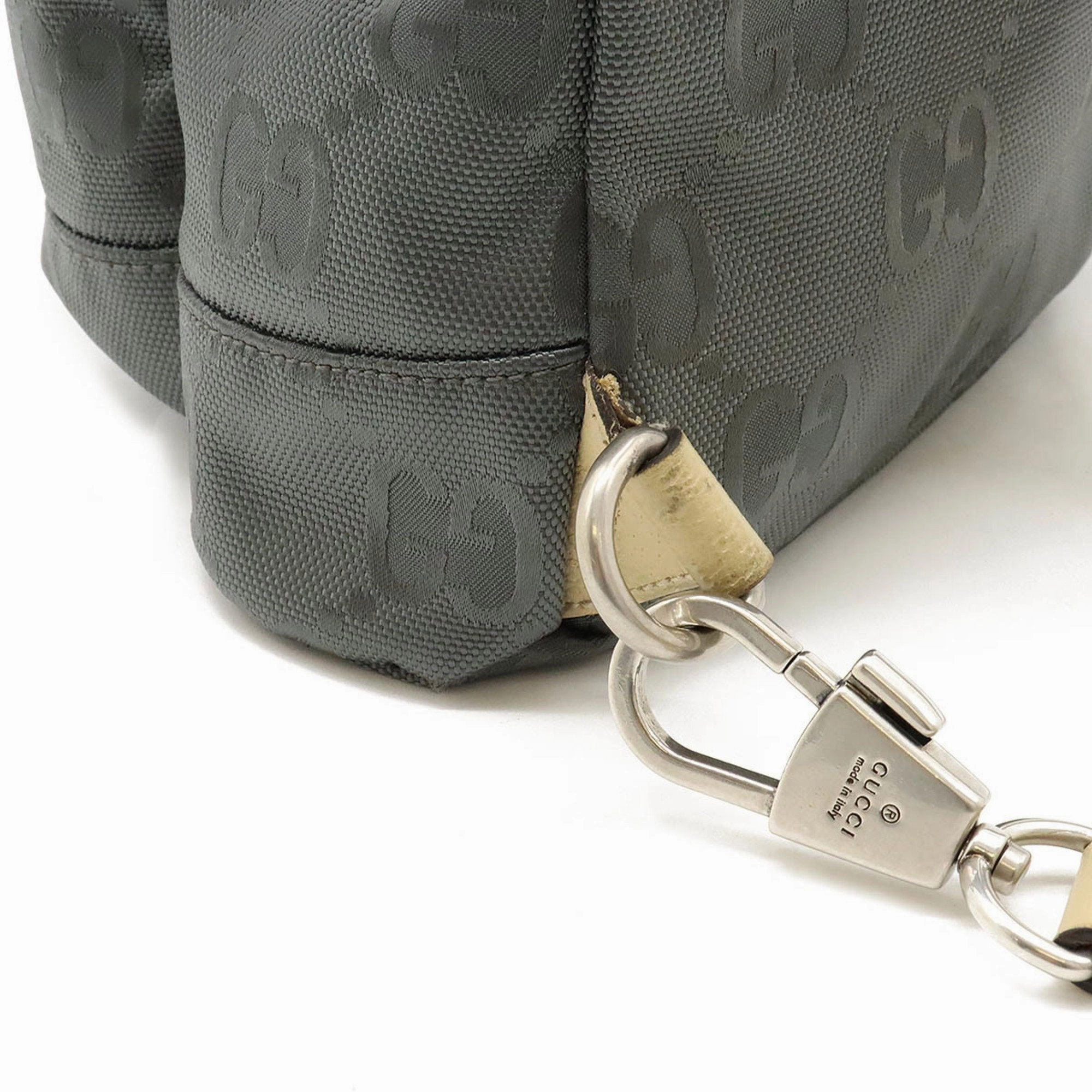 Gucci Beige Gray Nylon Canvas Leather Shoulder Bag Sling Bag ()