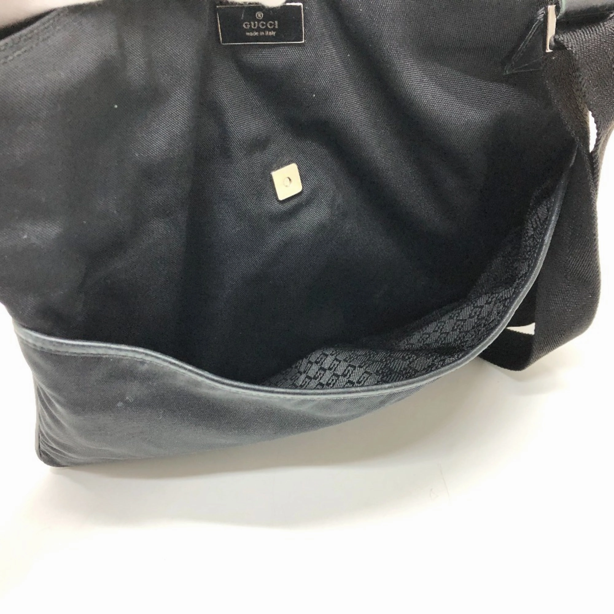 Gucci Black Cloth Shoulder Bag ()