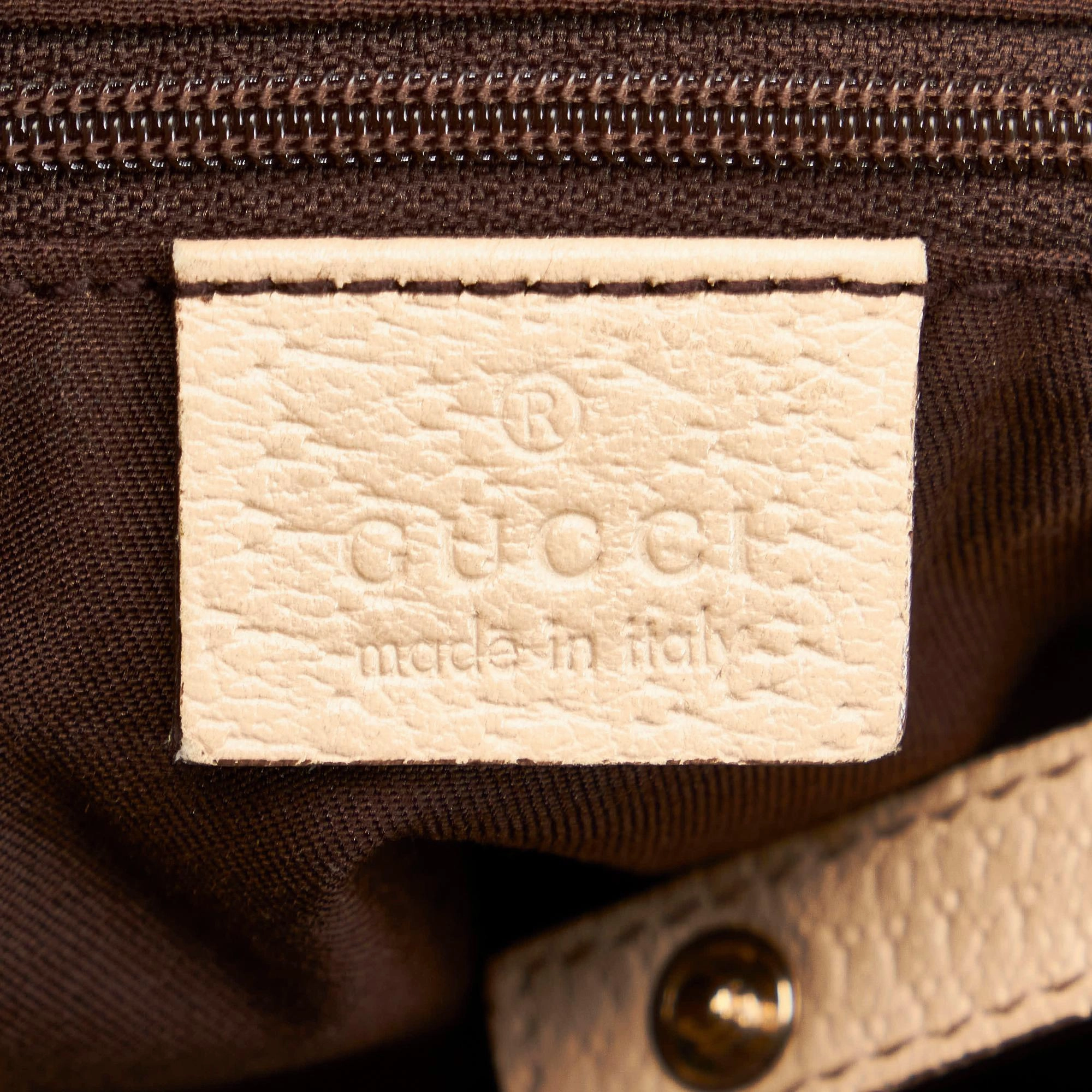 Gucci GG Canvas Abbey Shoulder Bag (SHG-32860)