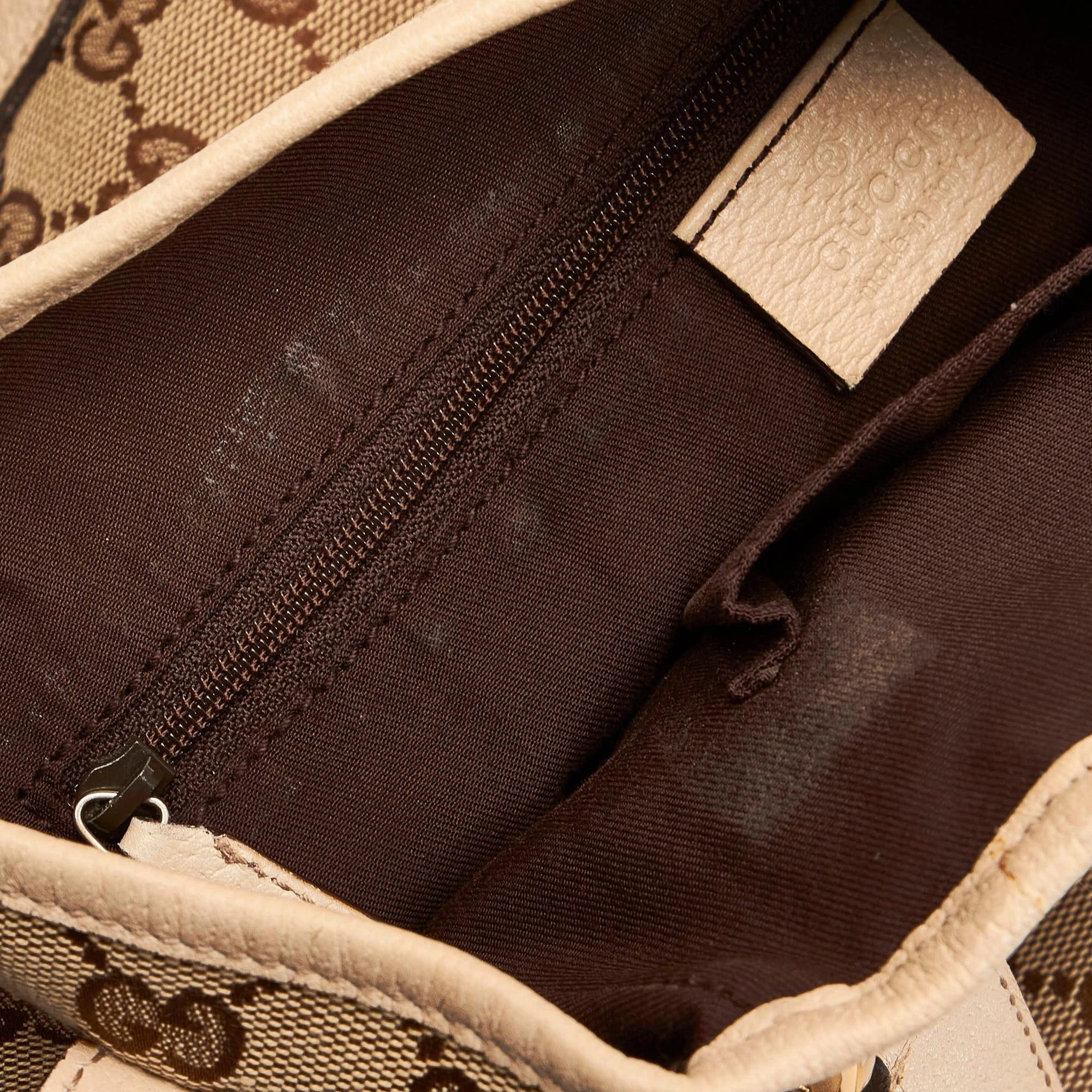 Gucci GG Canvas Abbey Shoulder Bag (SHG-32860)
