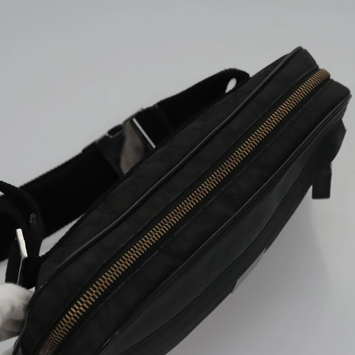 Gucci Gg Canvas Black Canvas Shoulder Bag ()