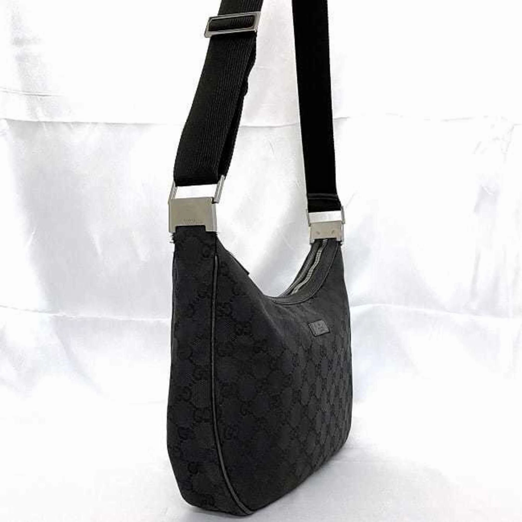 Gucci Gg Canvas  Canvas Shoulder Bag ()