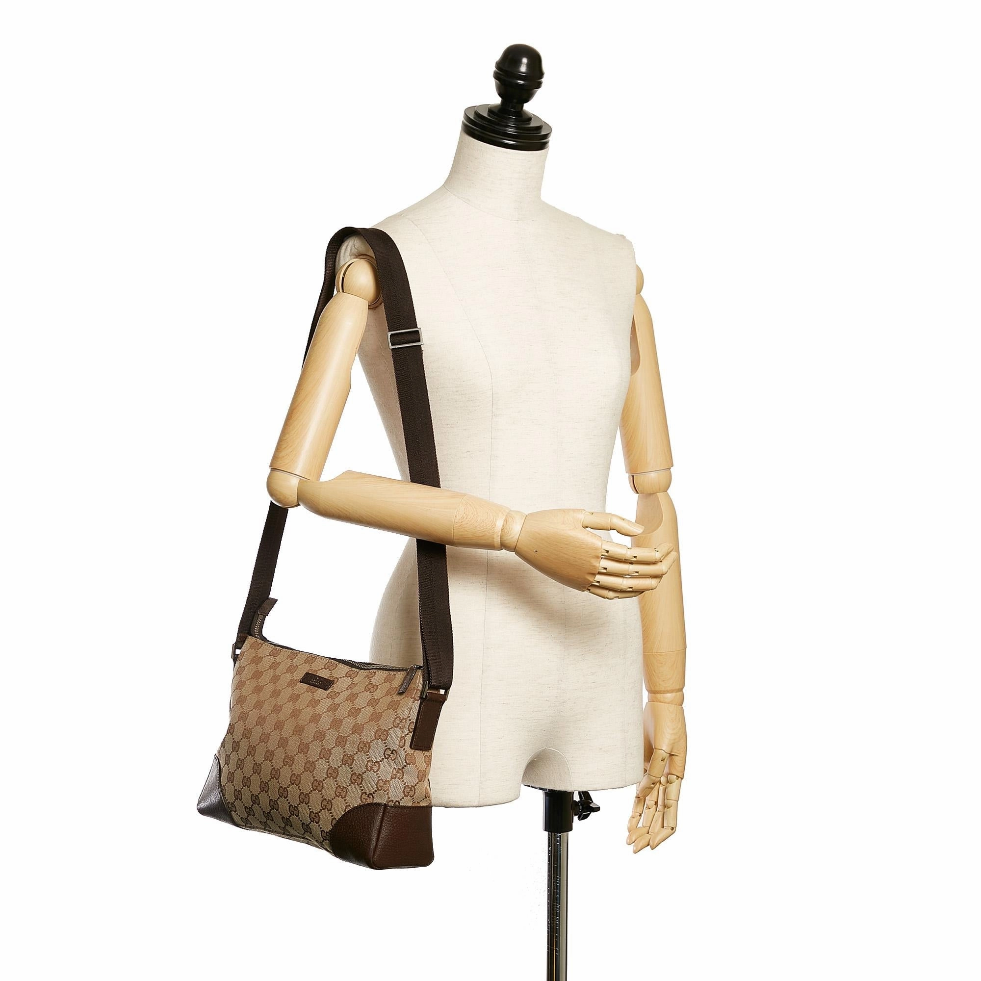 Gucci GG Canvas Crossbody Bag (SHG-32877)