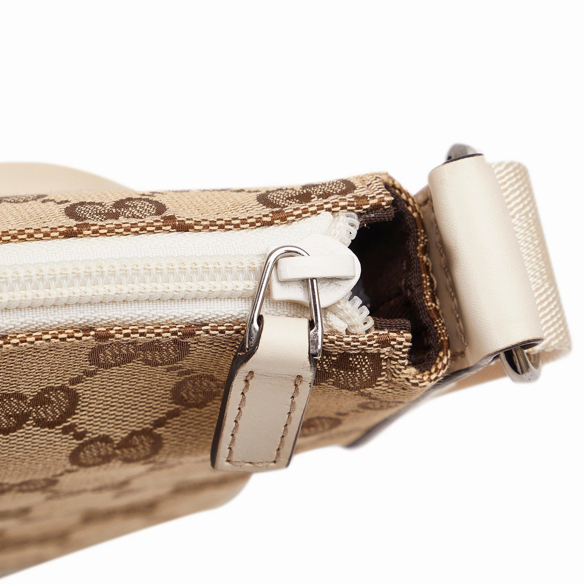 Gucci GG Canvas Crossbody Bag (SHG-keKDFG)