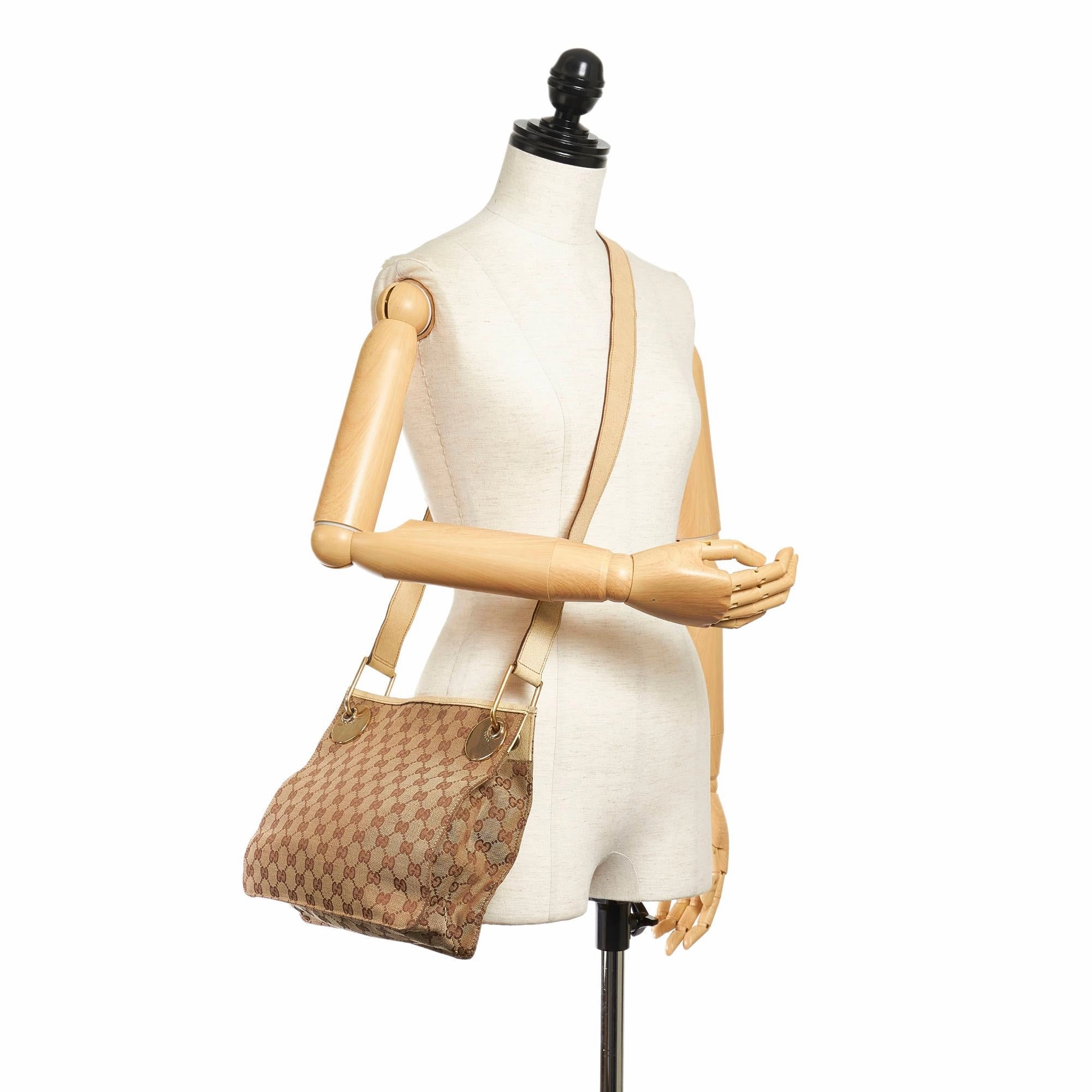 Gucci GG Canvas Eclipse Crossbody Bag (SHG-32119)
