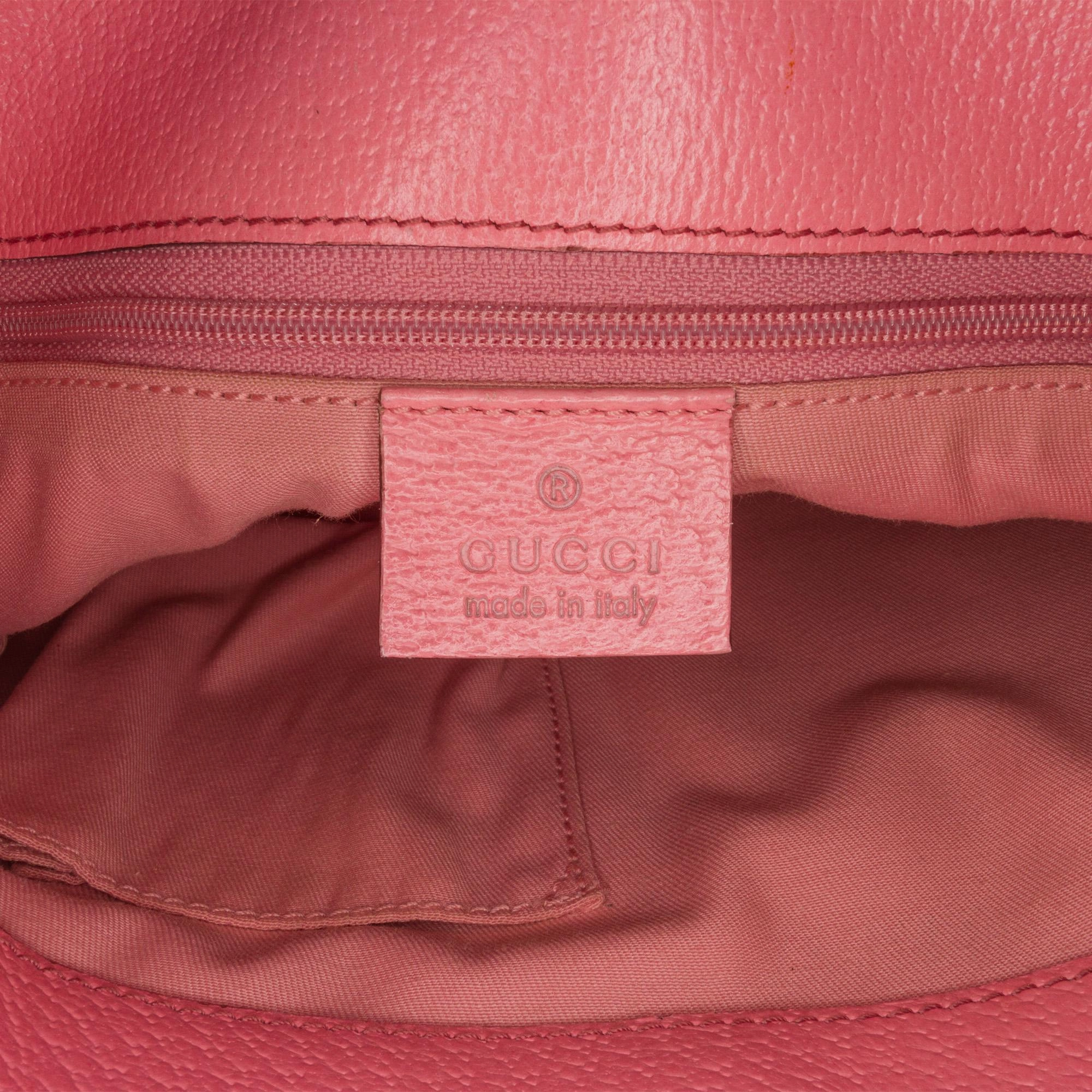 Gucci GG Canvas Eclipse Crossbody Bag (SHG-4xXzS6)