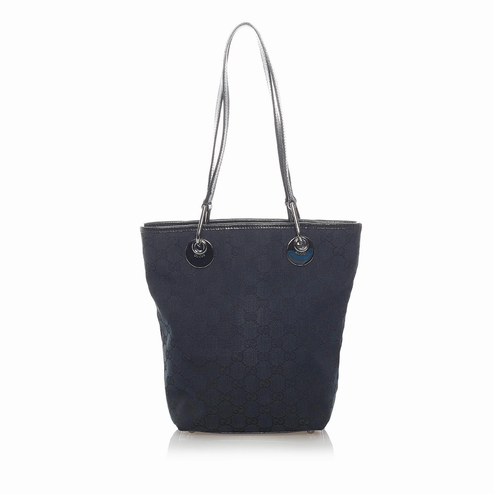 Gucci GG Canvas Eclipse Shoulder Bag (SHG-32852)