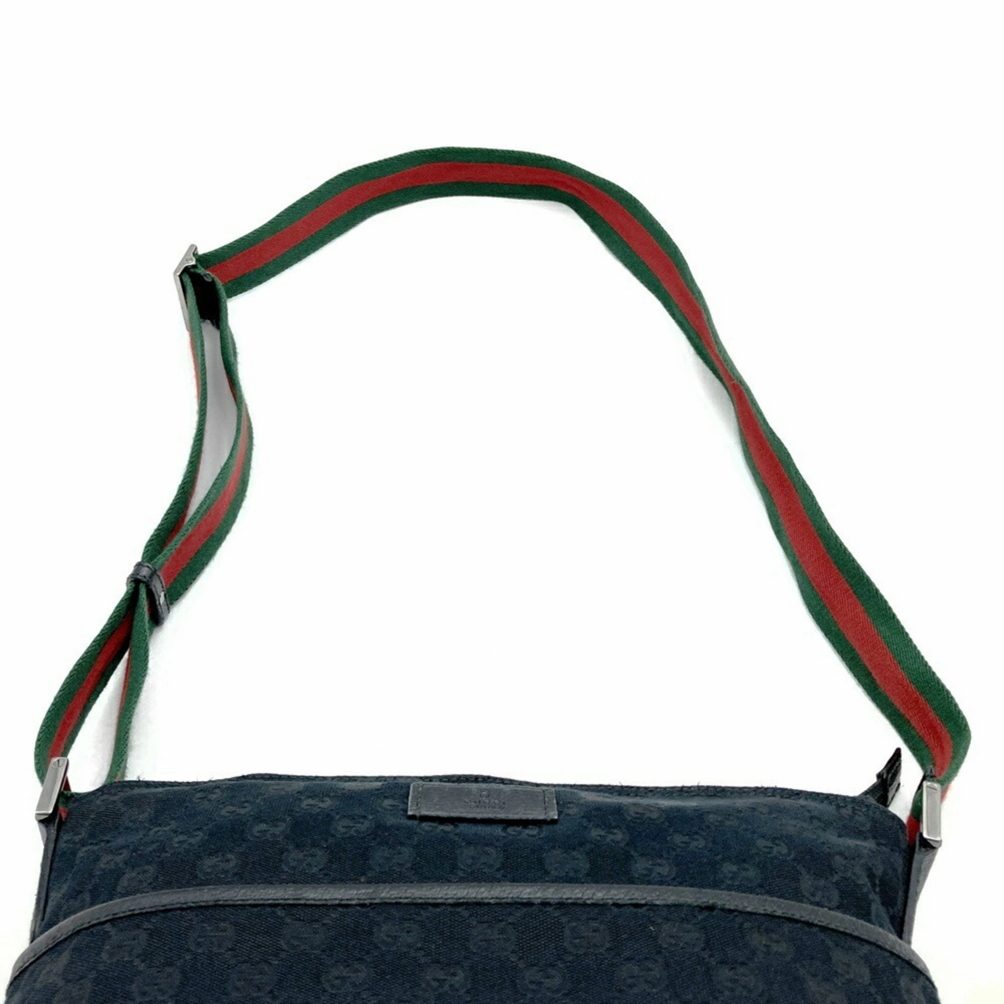 Gucci Gg Canvas Gg Canvas Shoulder Bag (Pre-Owned)