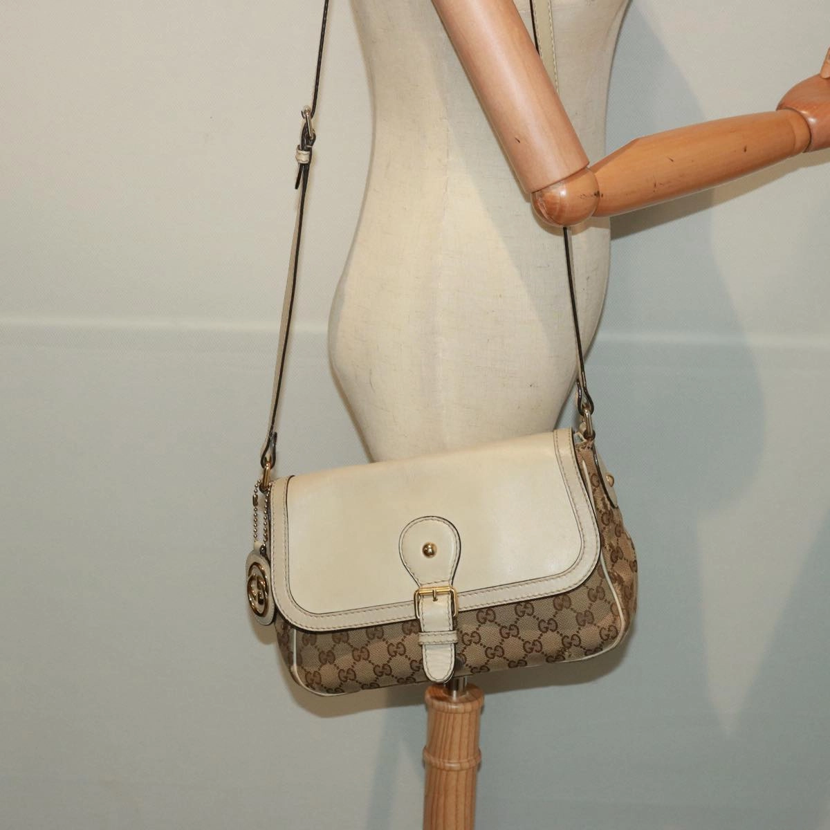 GUCCI GG Canvas Shoulder Bag Beige 308452  77733