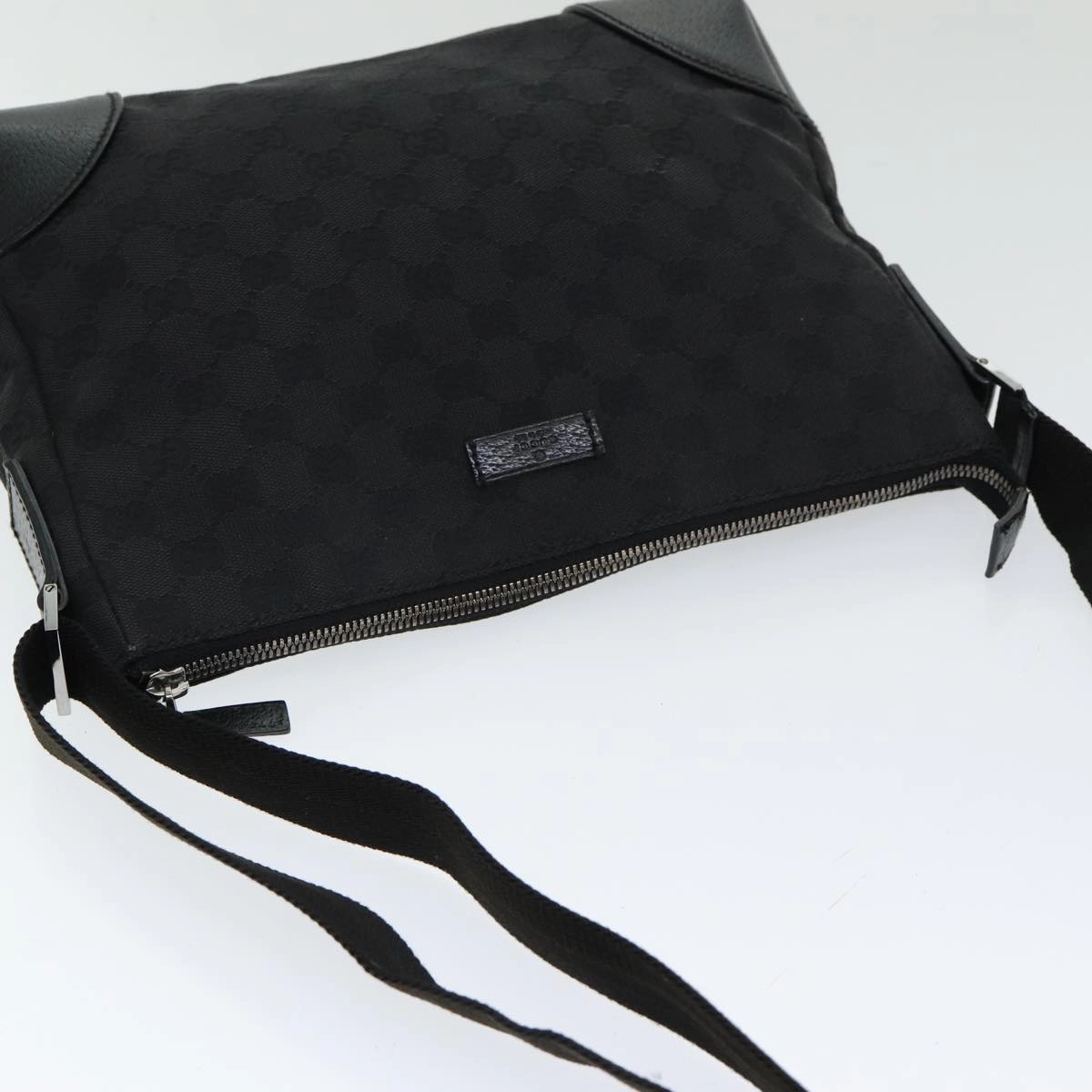 GUCCI GG Canvas Shoulder Bag Black  ep5103