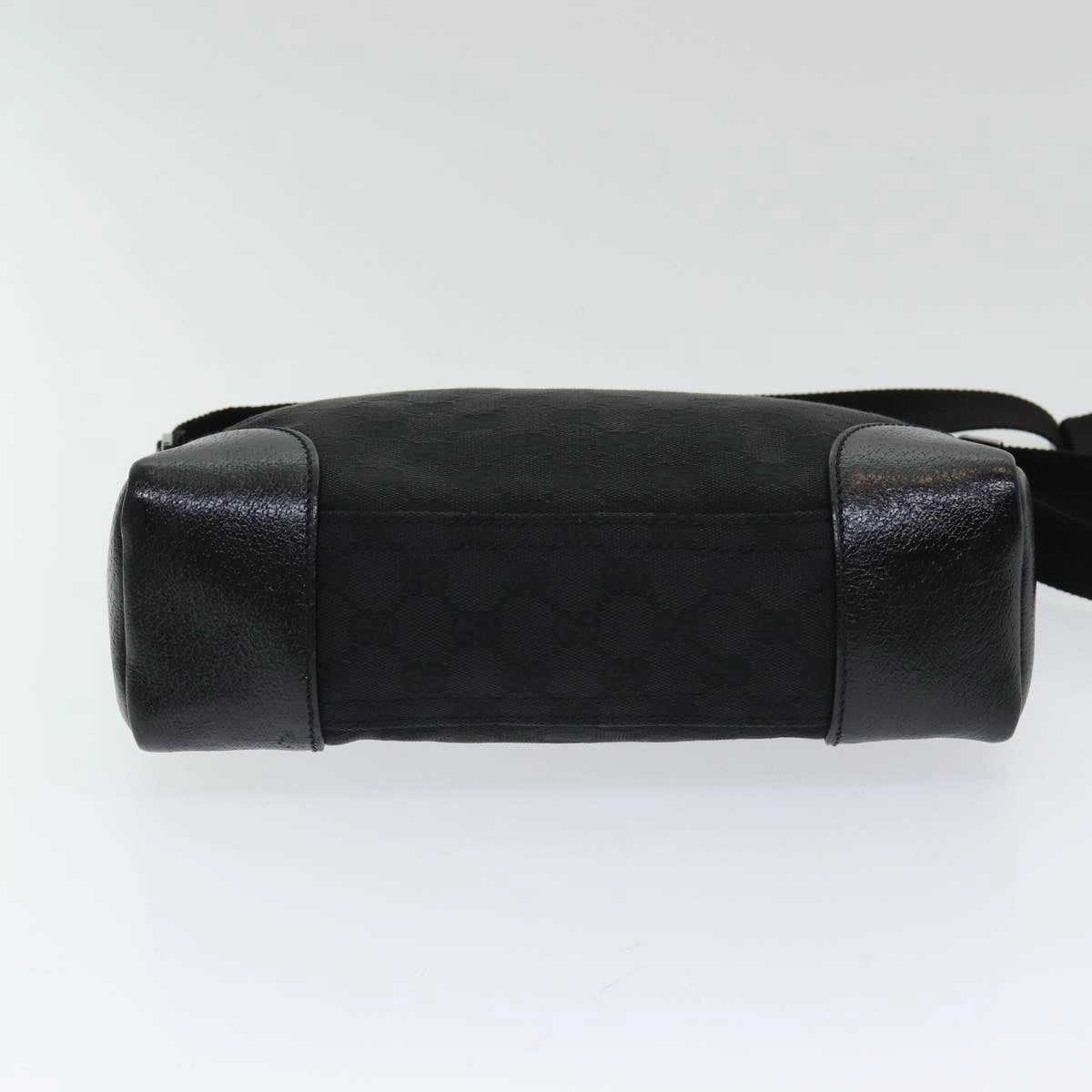 GUCCI GG Canvas Shoulder Bag Black  ep5103