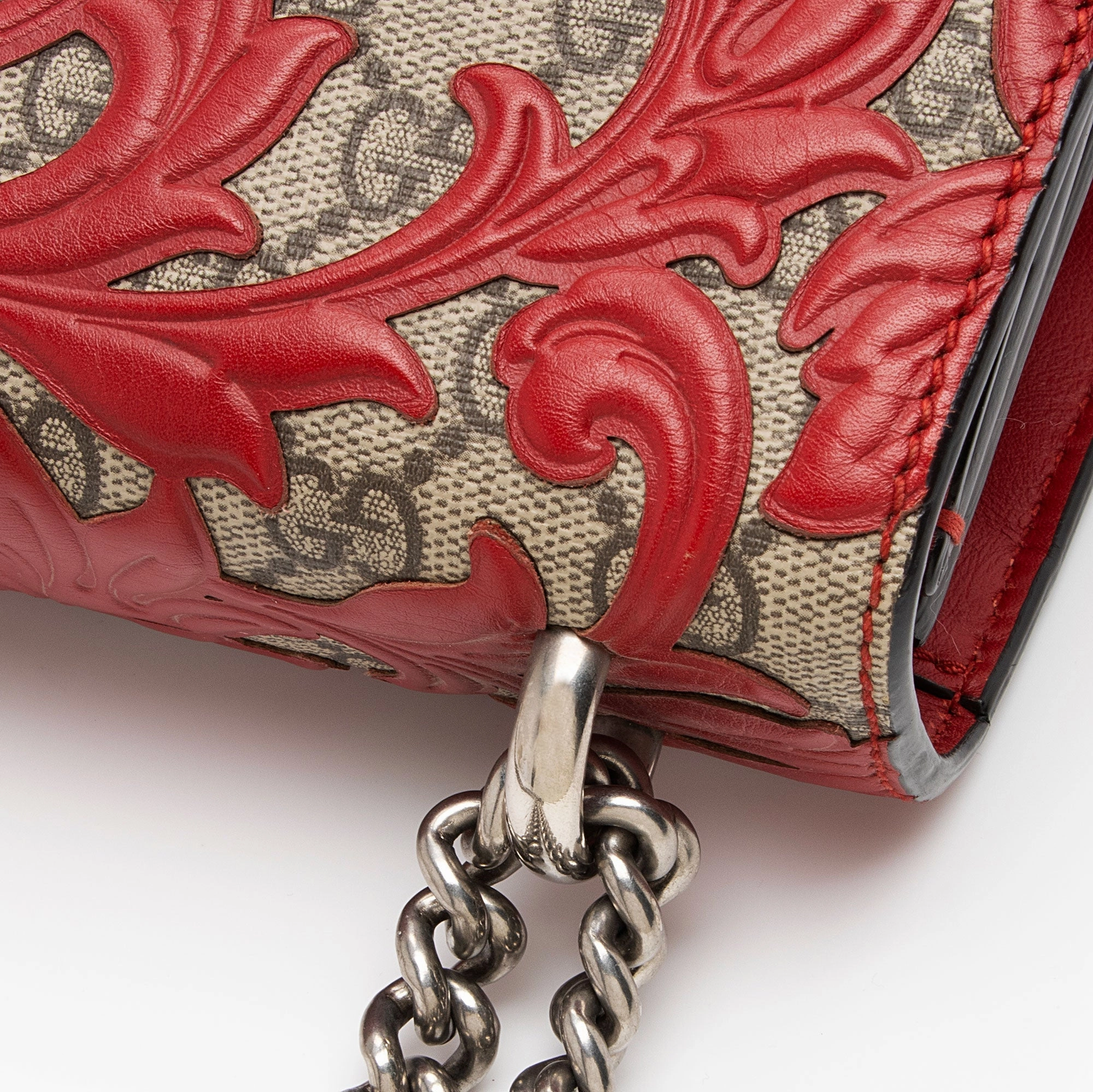 Gucci GG Supreme Arabesque Dionysus Medium Shoulder Bag (SHF-qVrzUr)