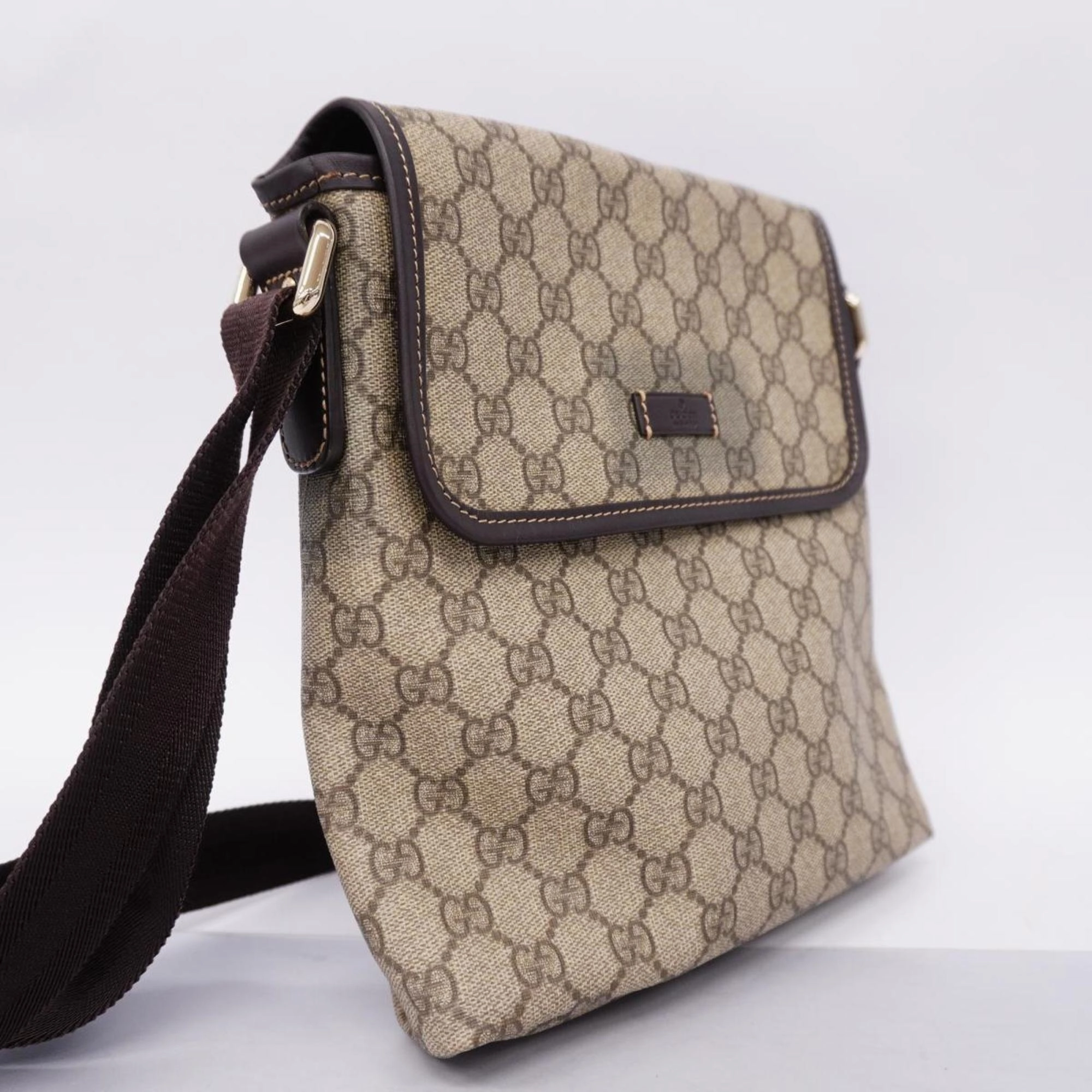 Gucci Gg Supreme  Canvas Shoulder Bag ()