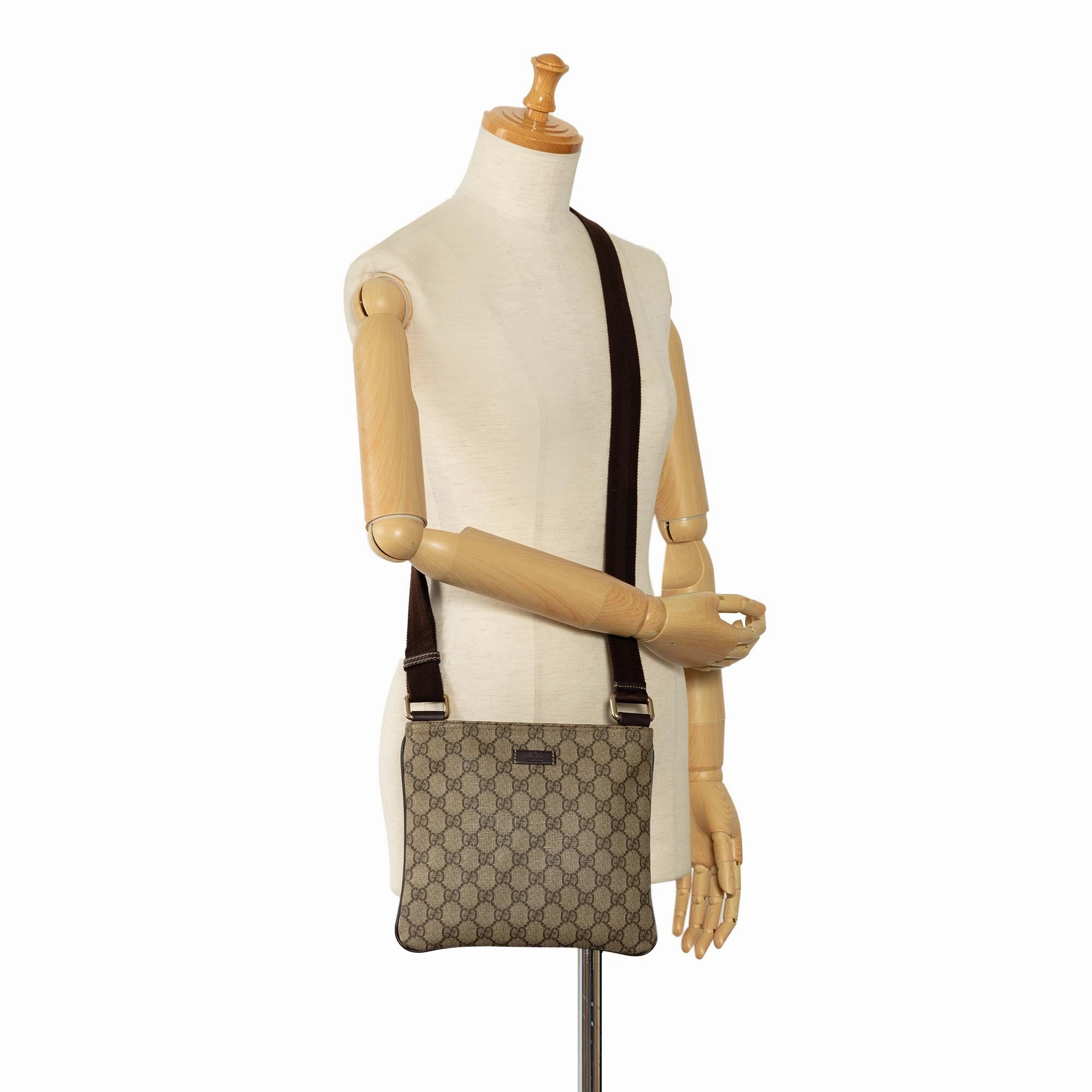 Gucci GG Supreme Crossbody Bag (SHG-7iiJry)