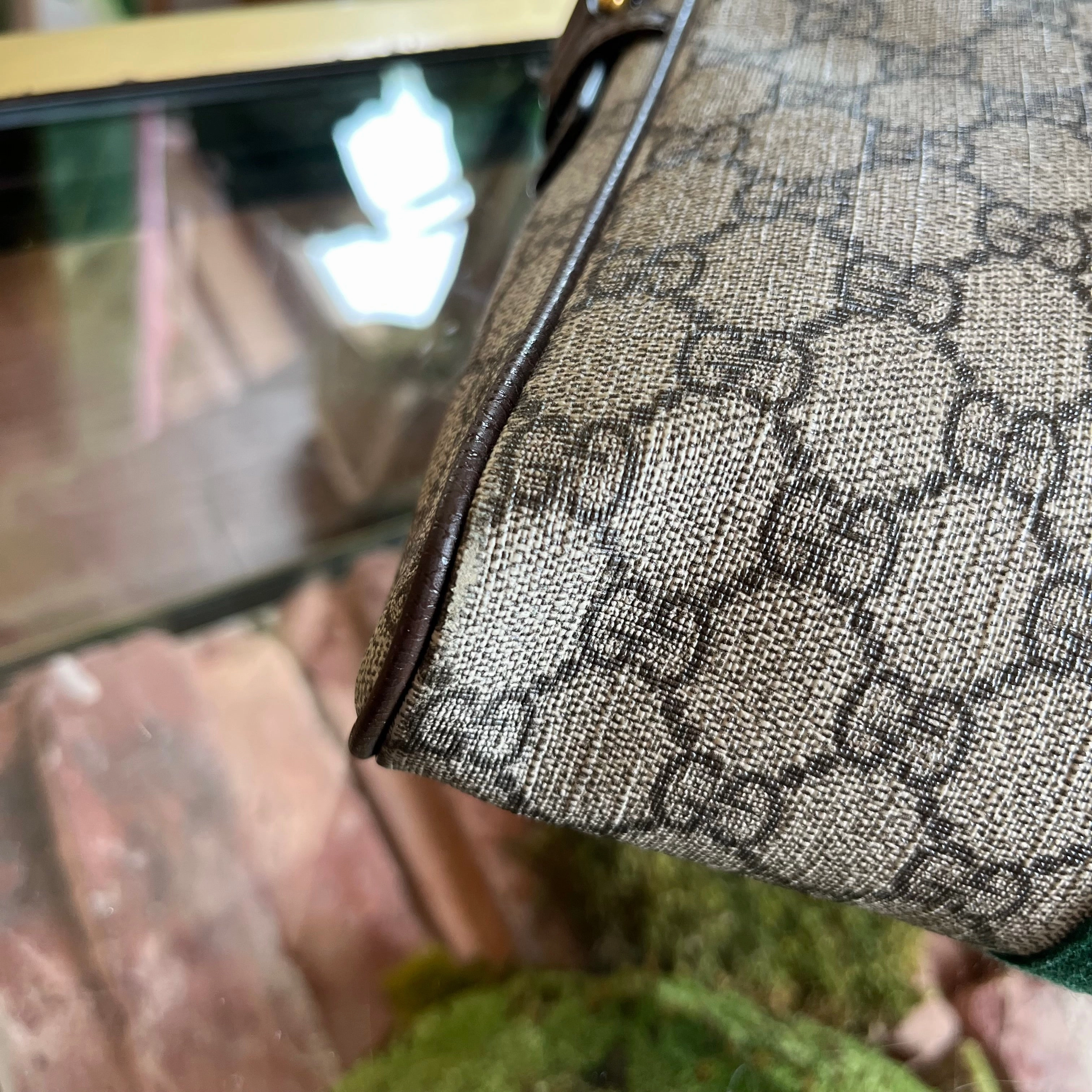 GUCCI GG Supreme Monogram Web Small Ophidia Messenger Bag Brown
