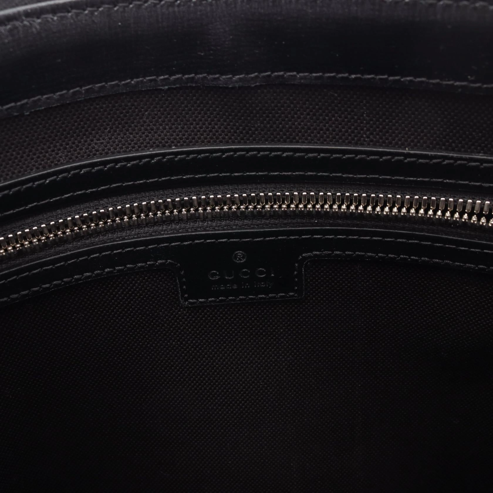 Gucci GG Supreme Shoulder Bag Leather