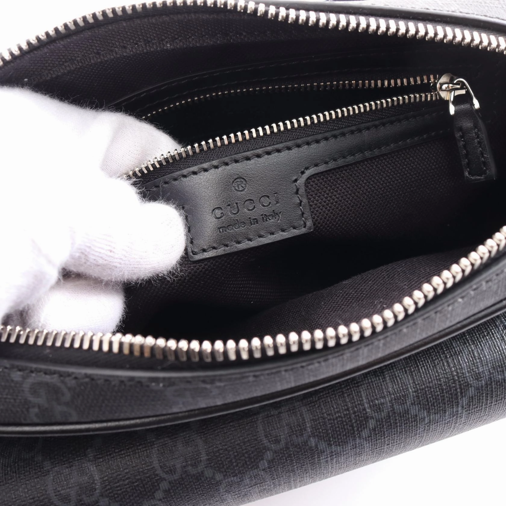 Gucci GG Supreme Small Crossbody Bag Black/Grey