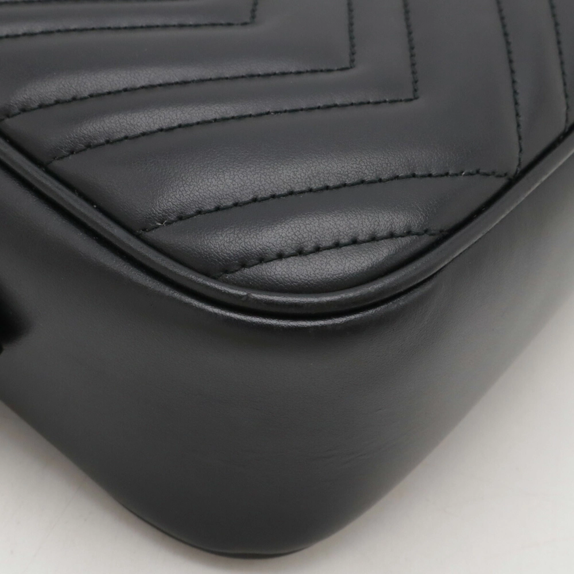 Gucci  Leather Pochette Shoulder Bag (Pre-Owned)