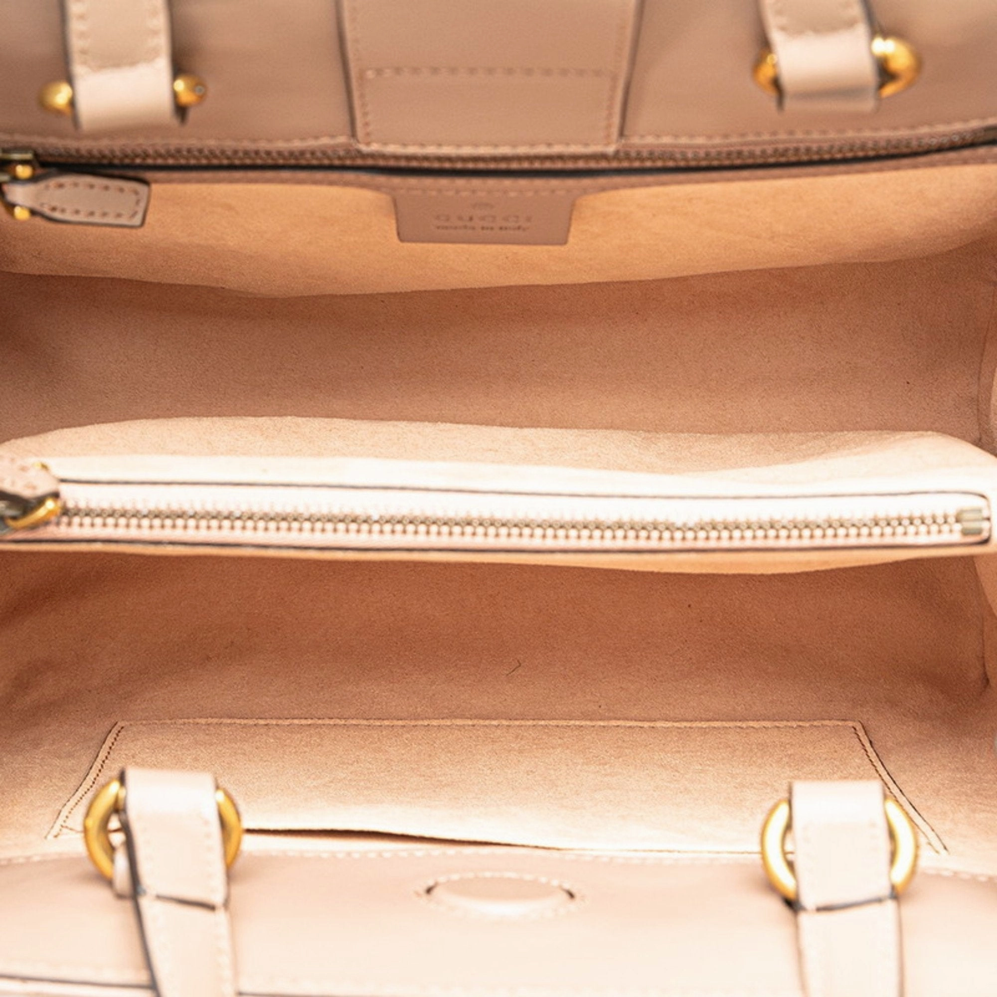 Gucci Marmont  Leather Shoulder Bag ()