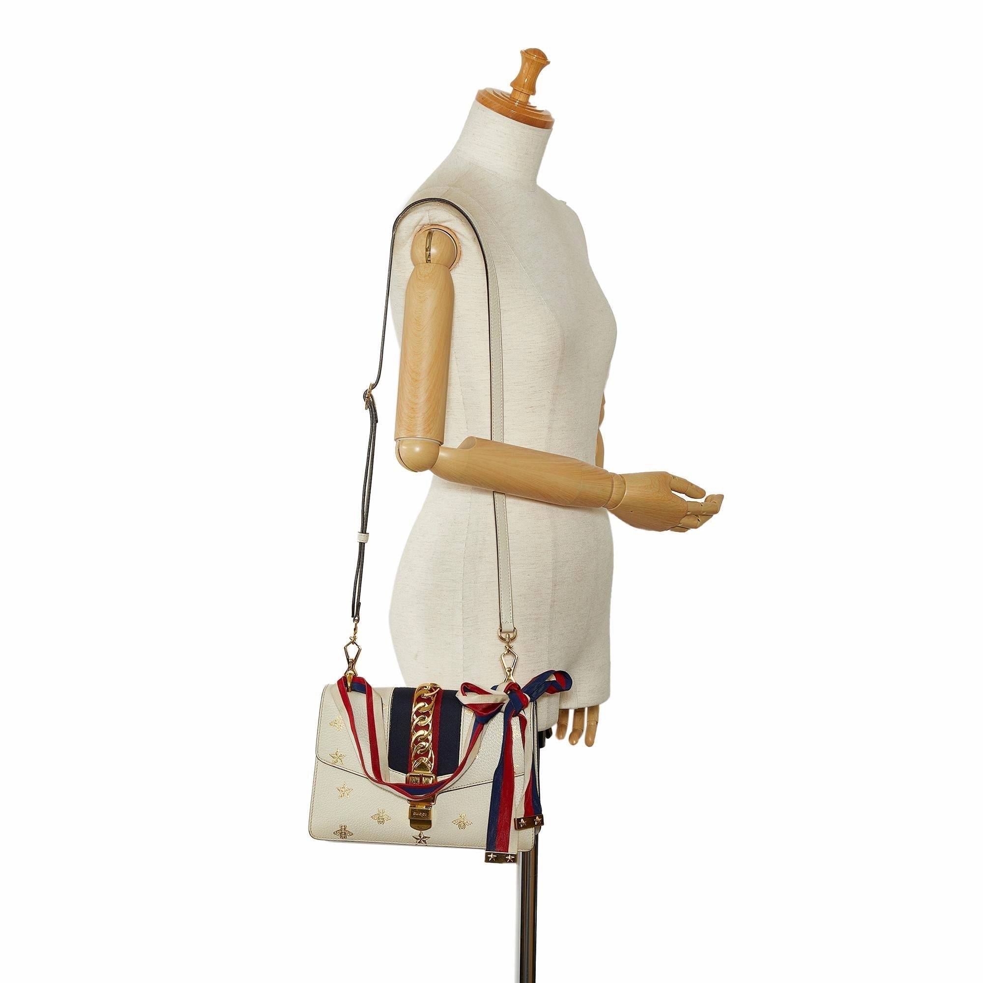 Gucci Small Bee Star Sylvie Crossbody (SHG-WlqOsn)