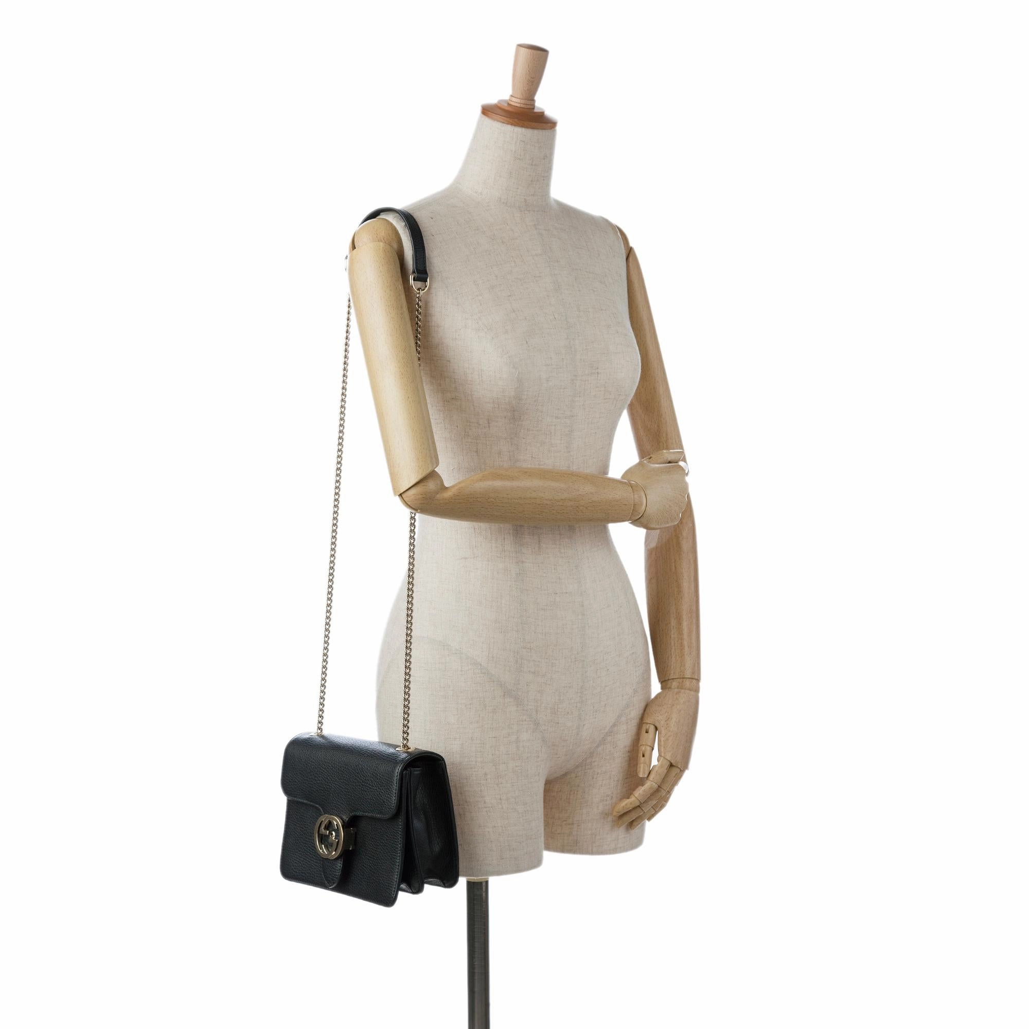 Gucci Small Dollar Interlocking G Crossbody (SHG-OTArpR)