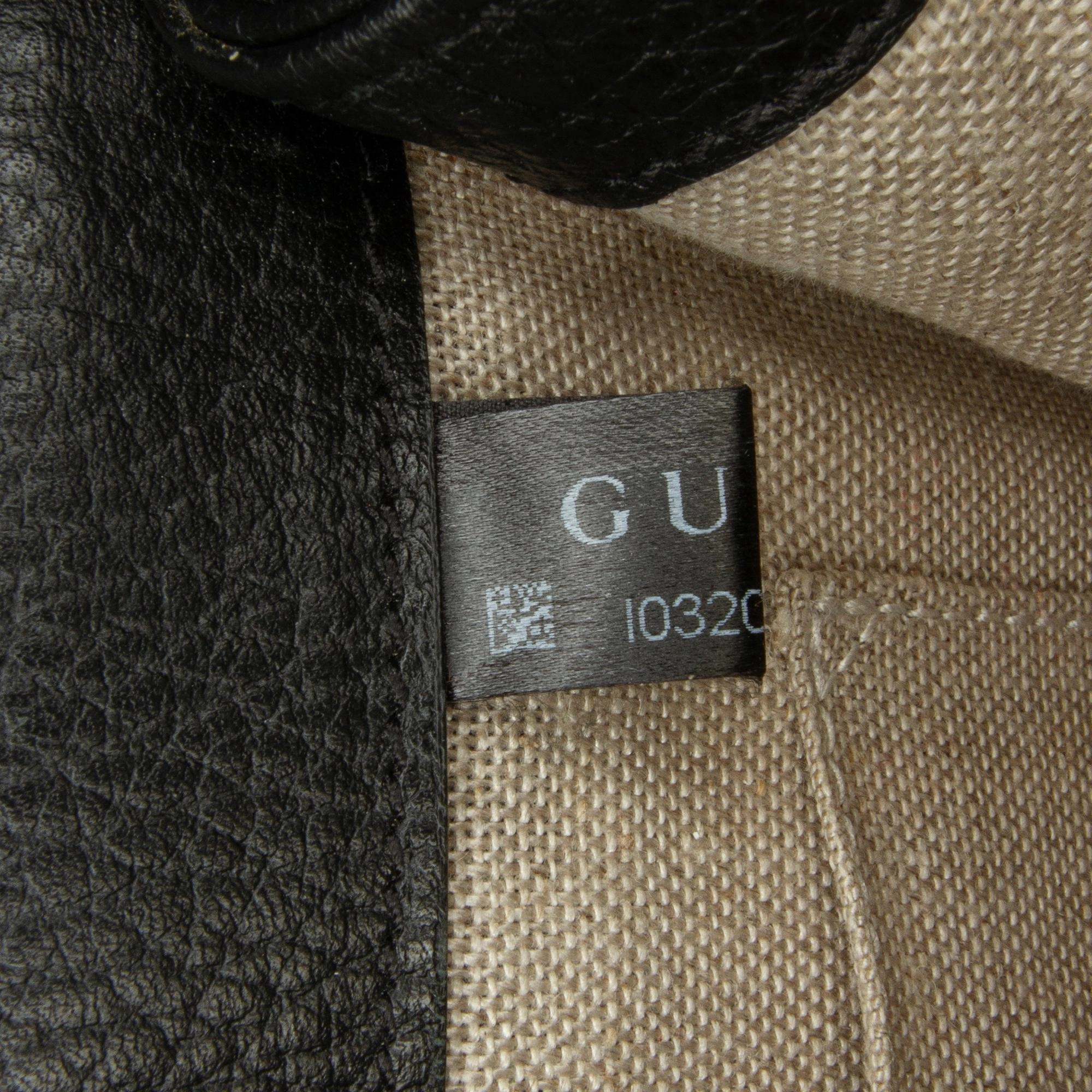 Gucci Small Dollar Interlocking G Crossbody (SHG-OTArpR)