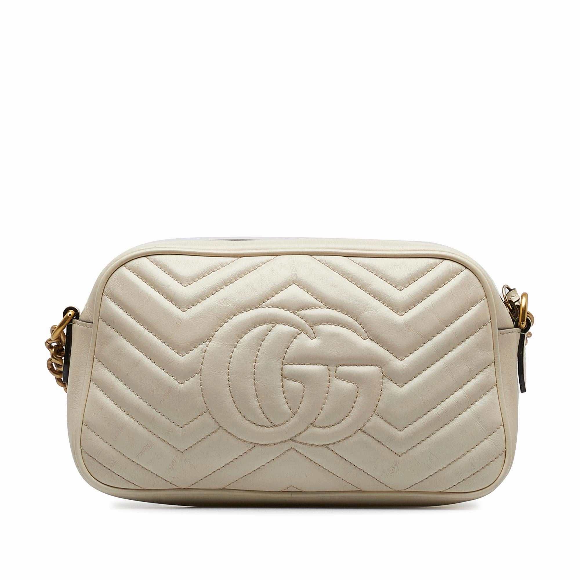 Gucci Small GG Marmont Matelasse Crossbody (SHG-ojfwJO)